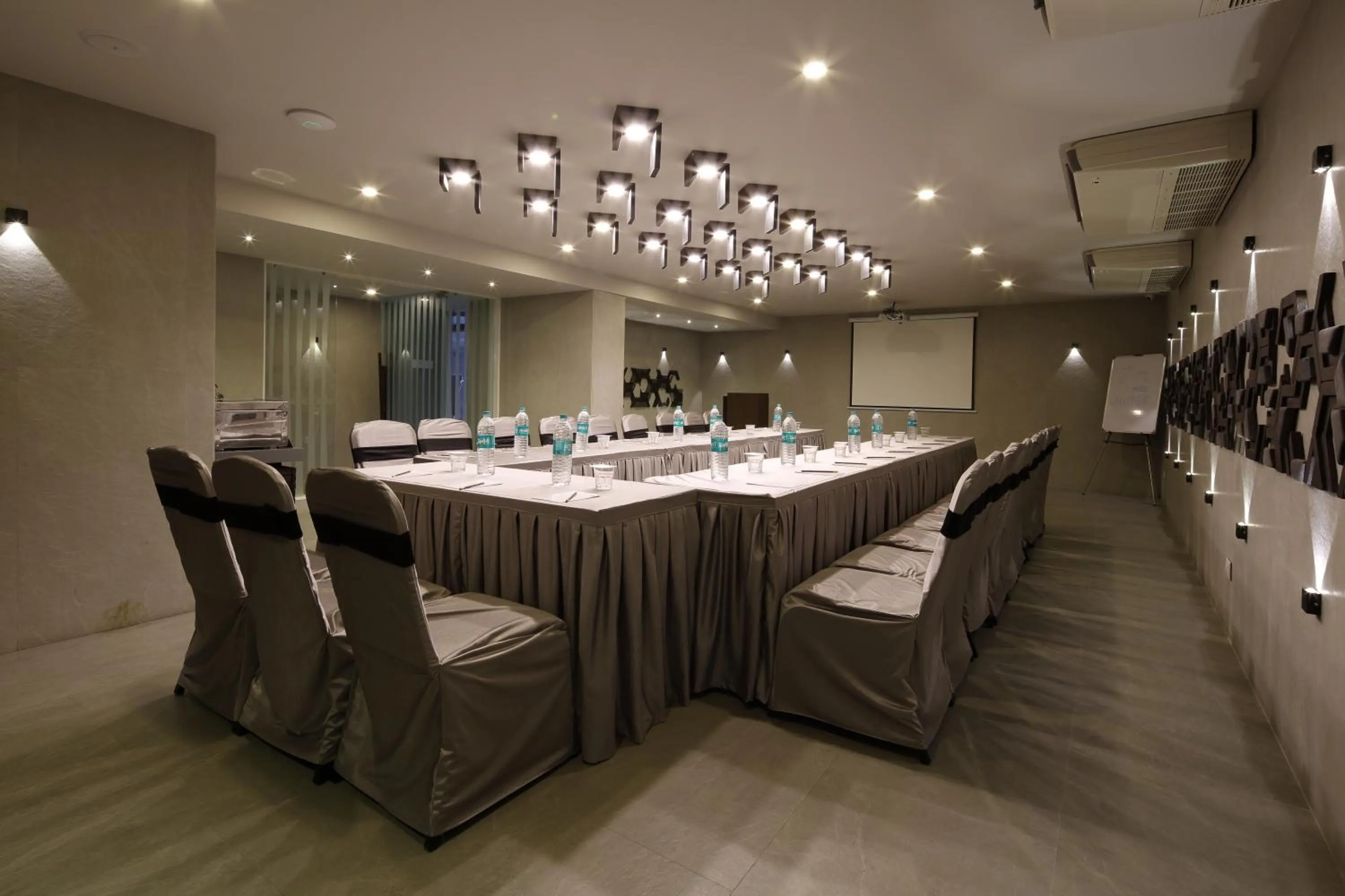 Business facilities in Hotel Carrefour