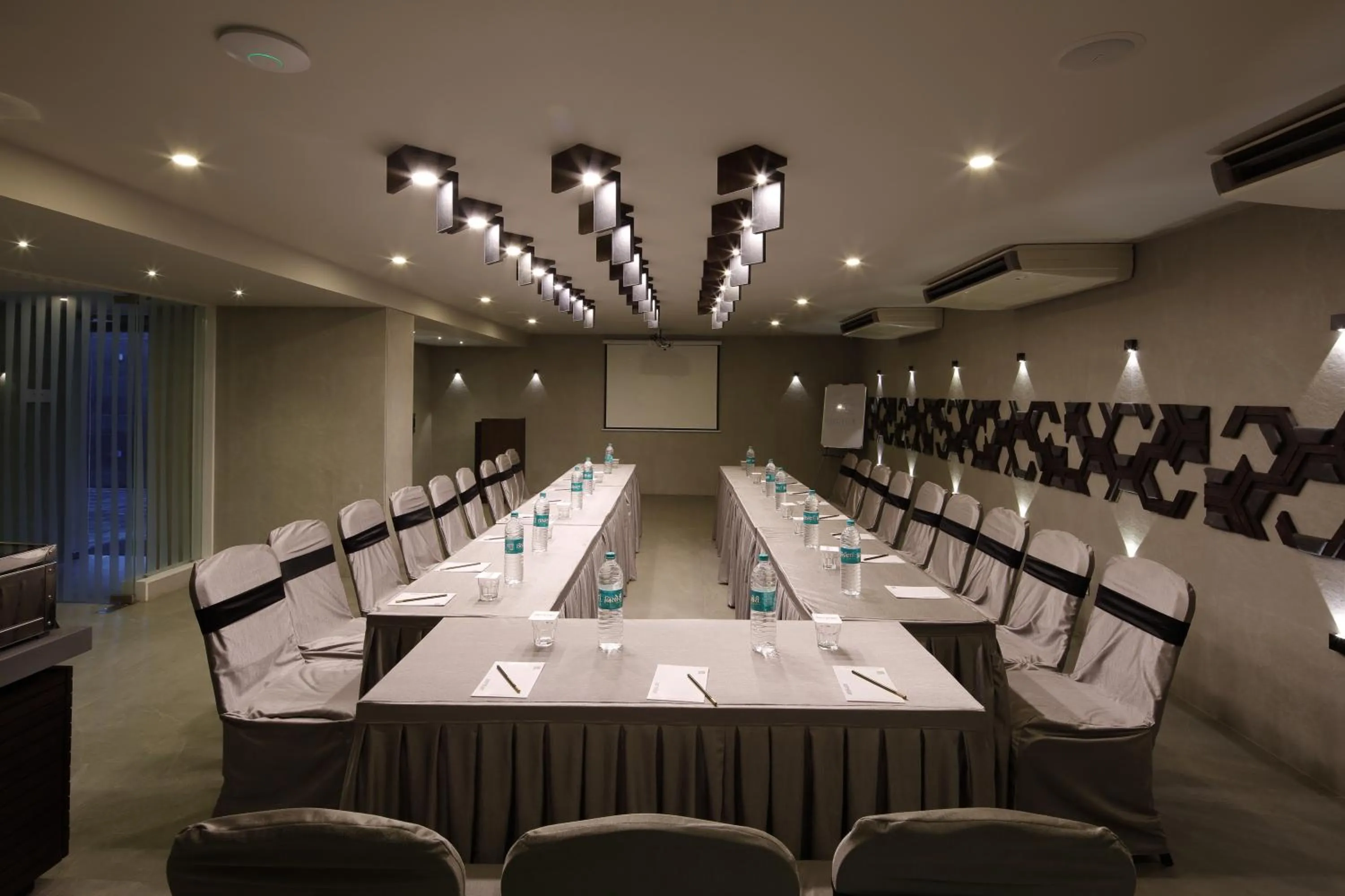 Business facilities in Hotel Carrefour
