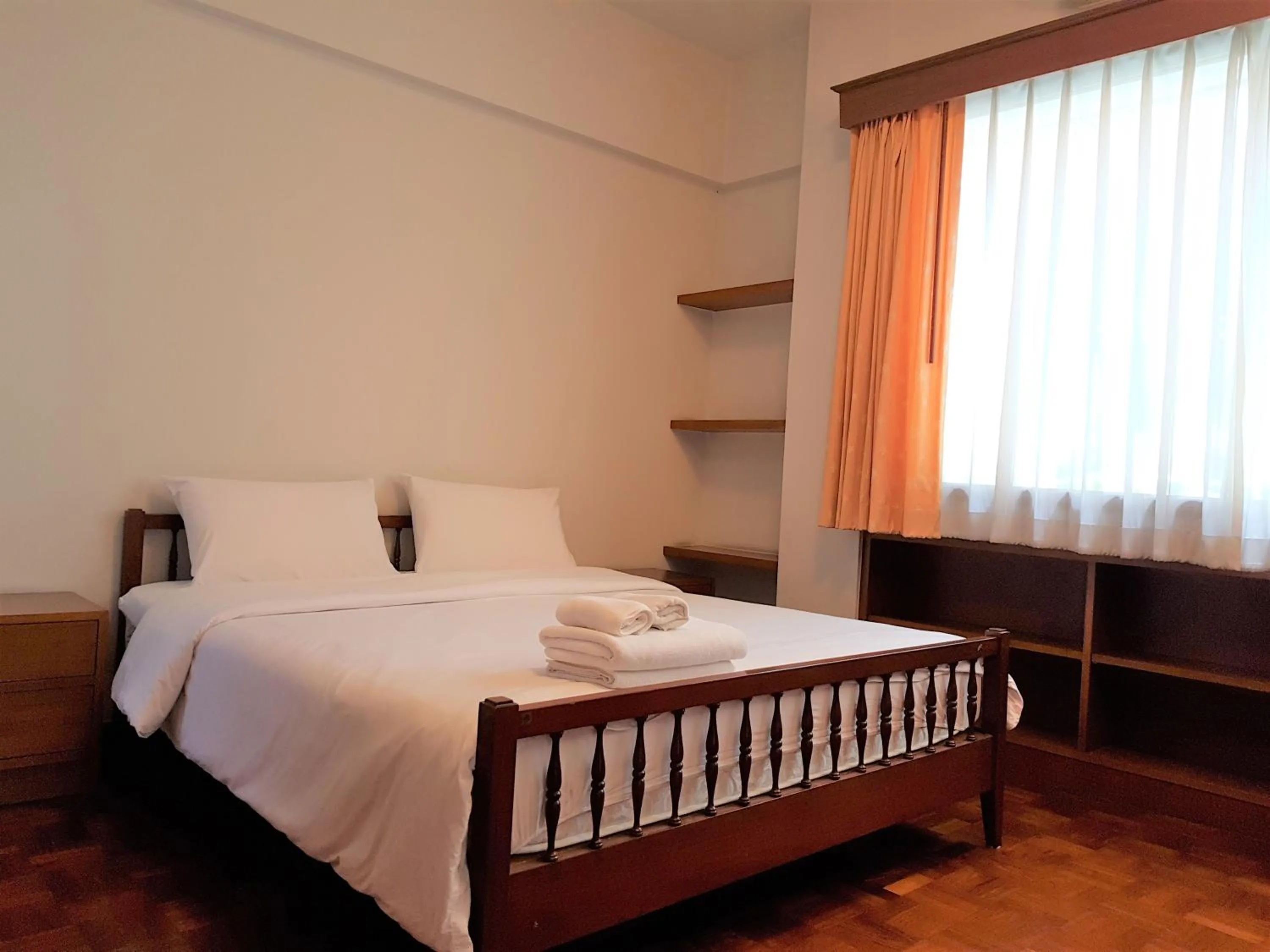 Bedroom, Bed in P.T. Court