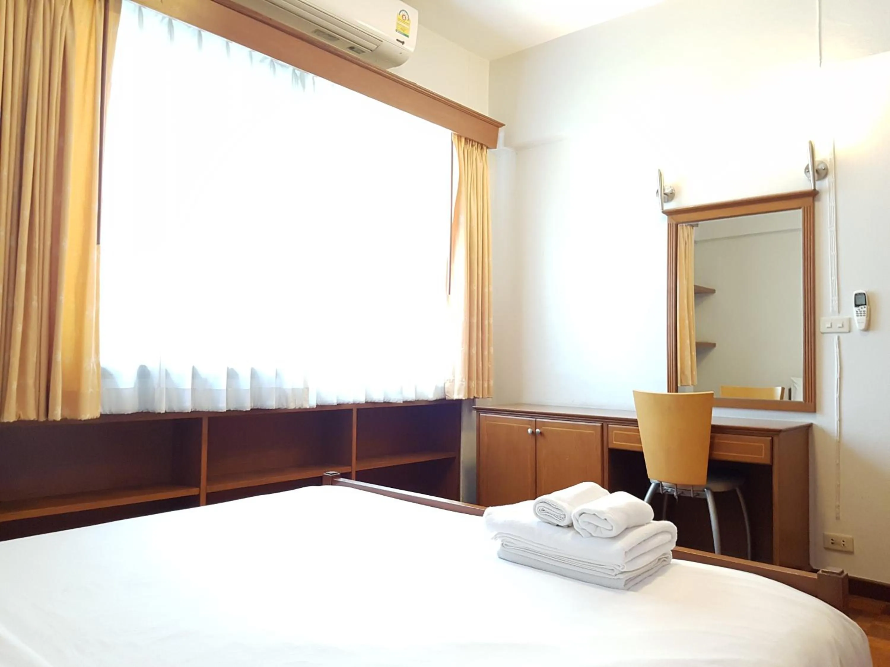 Bedroom, Bed in P.T. Court