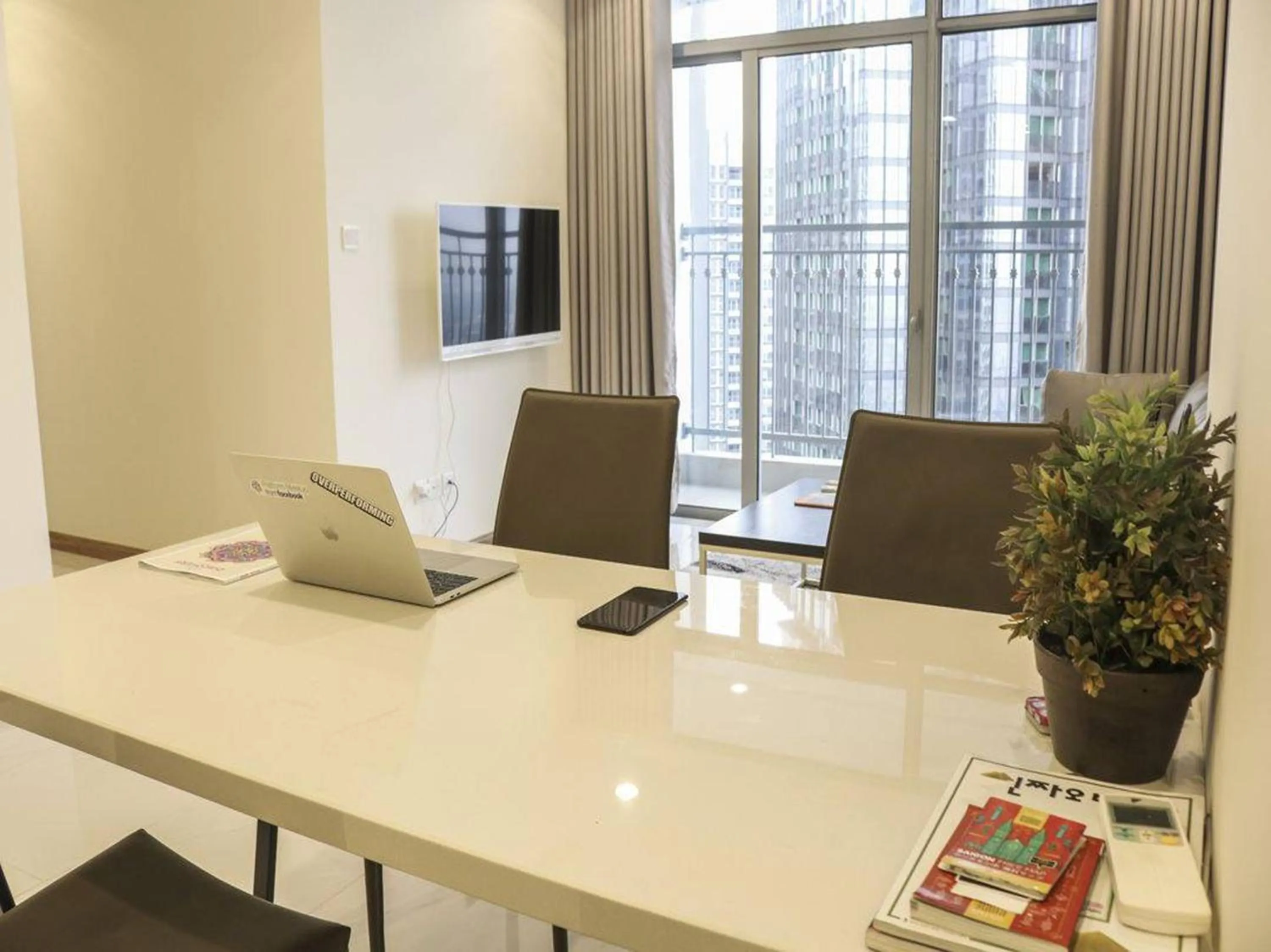 Living room in Capitalland's Service Apartment Landmark 1 Vinhomes