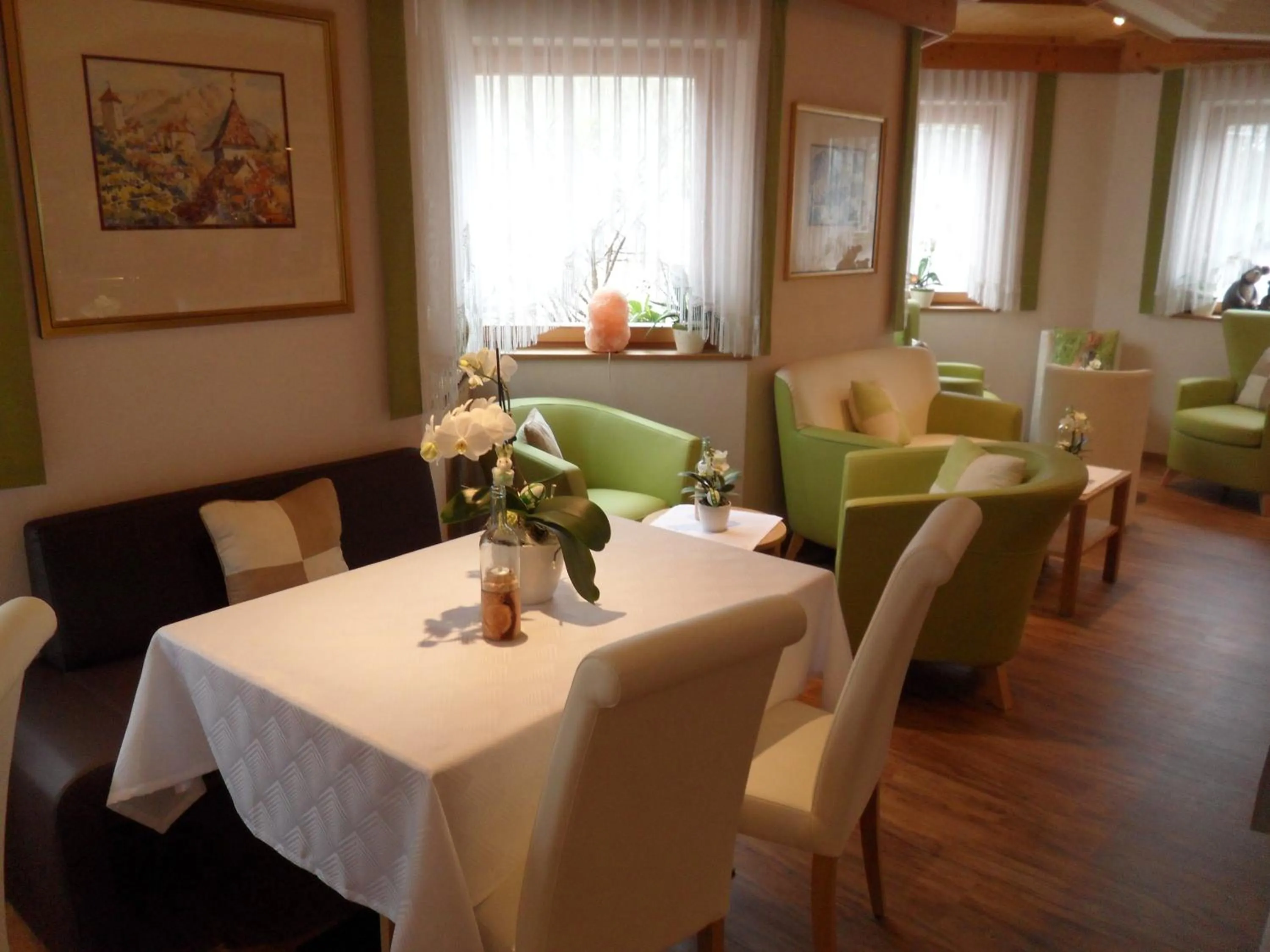 Lounge or bar in Hotel FleurAlp