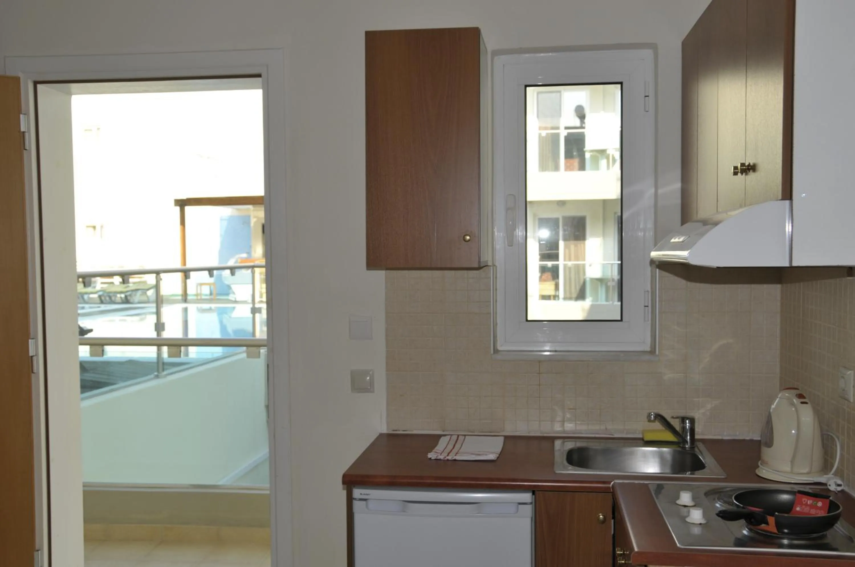 Kitchen or kitchenette in Bristol Sea View Apartments