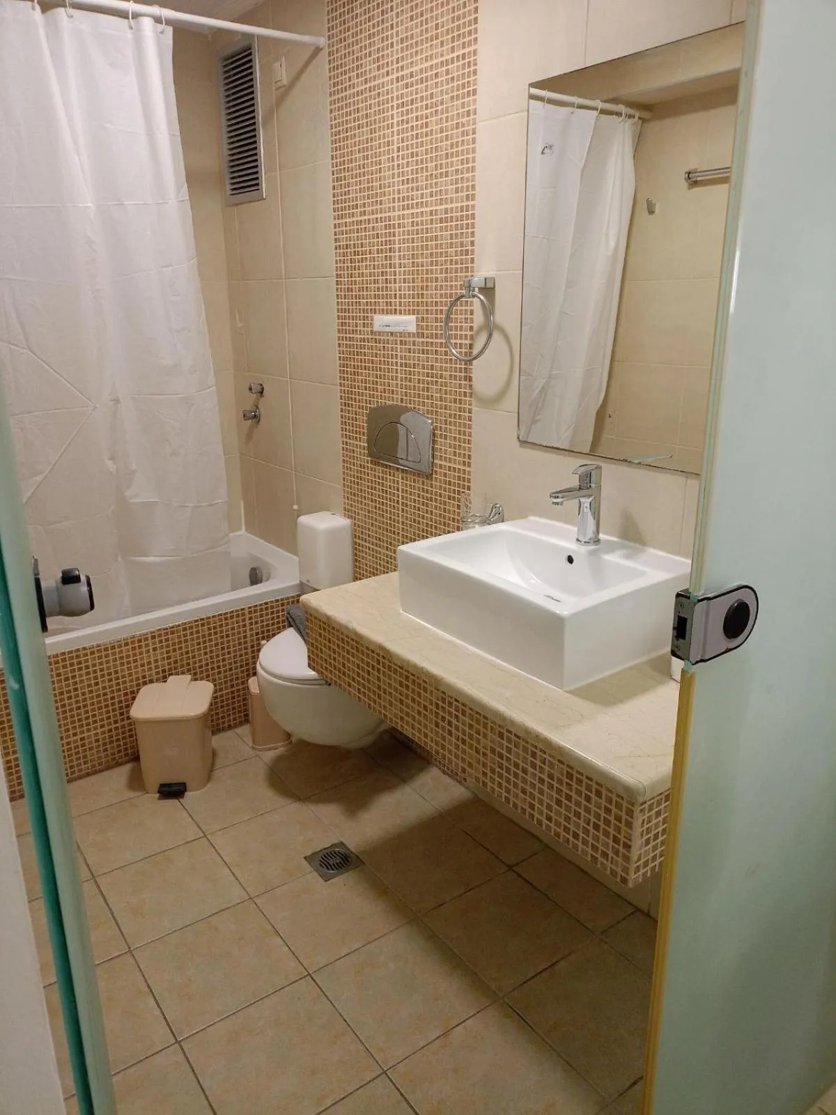 Bathroom in Bristol Sea View Apartments