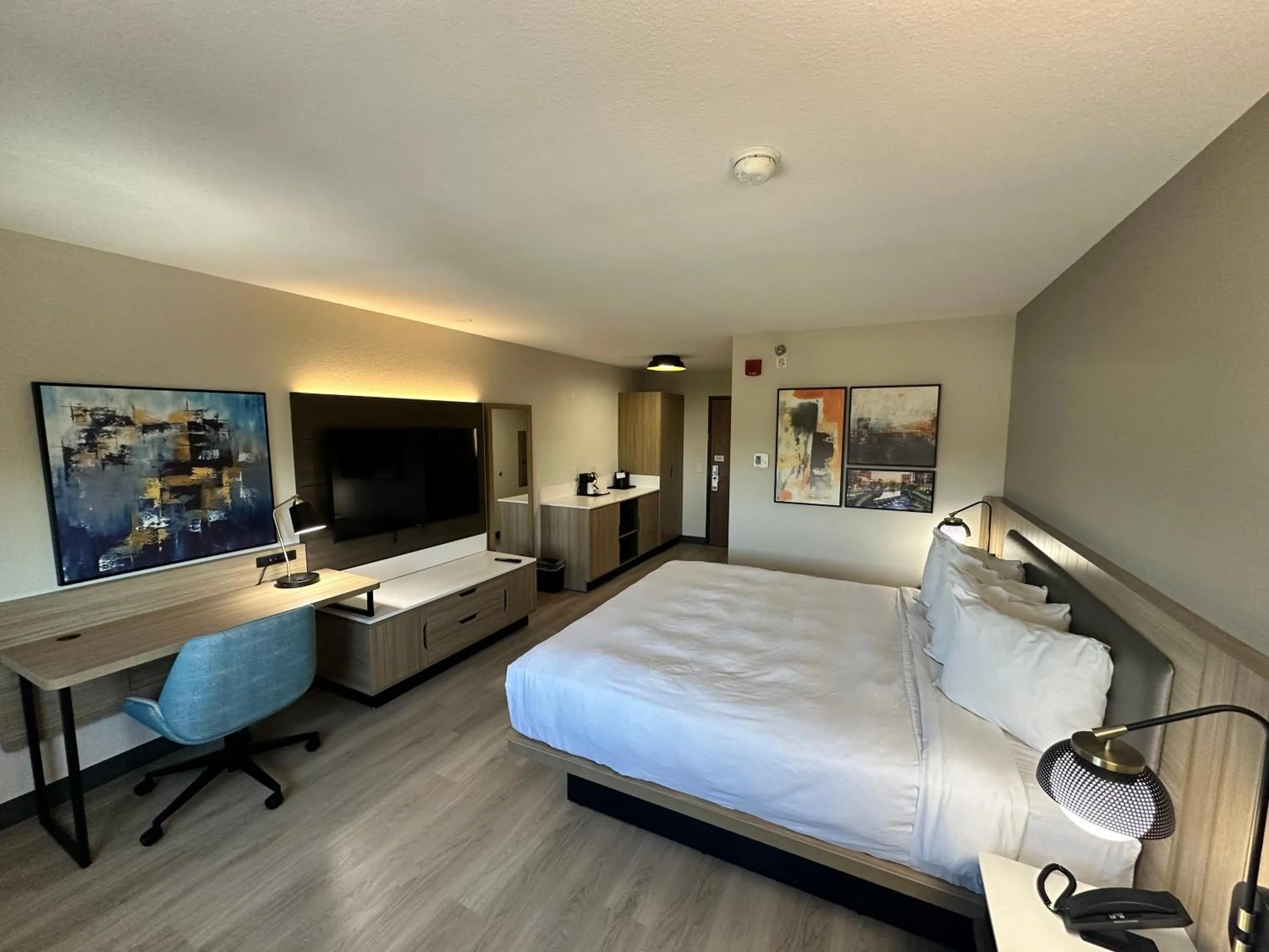Bedroom, Bed in Midtown Suites - Greenville