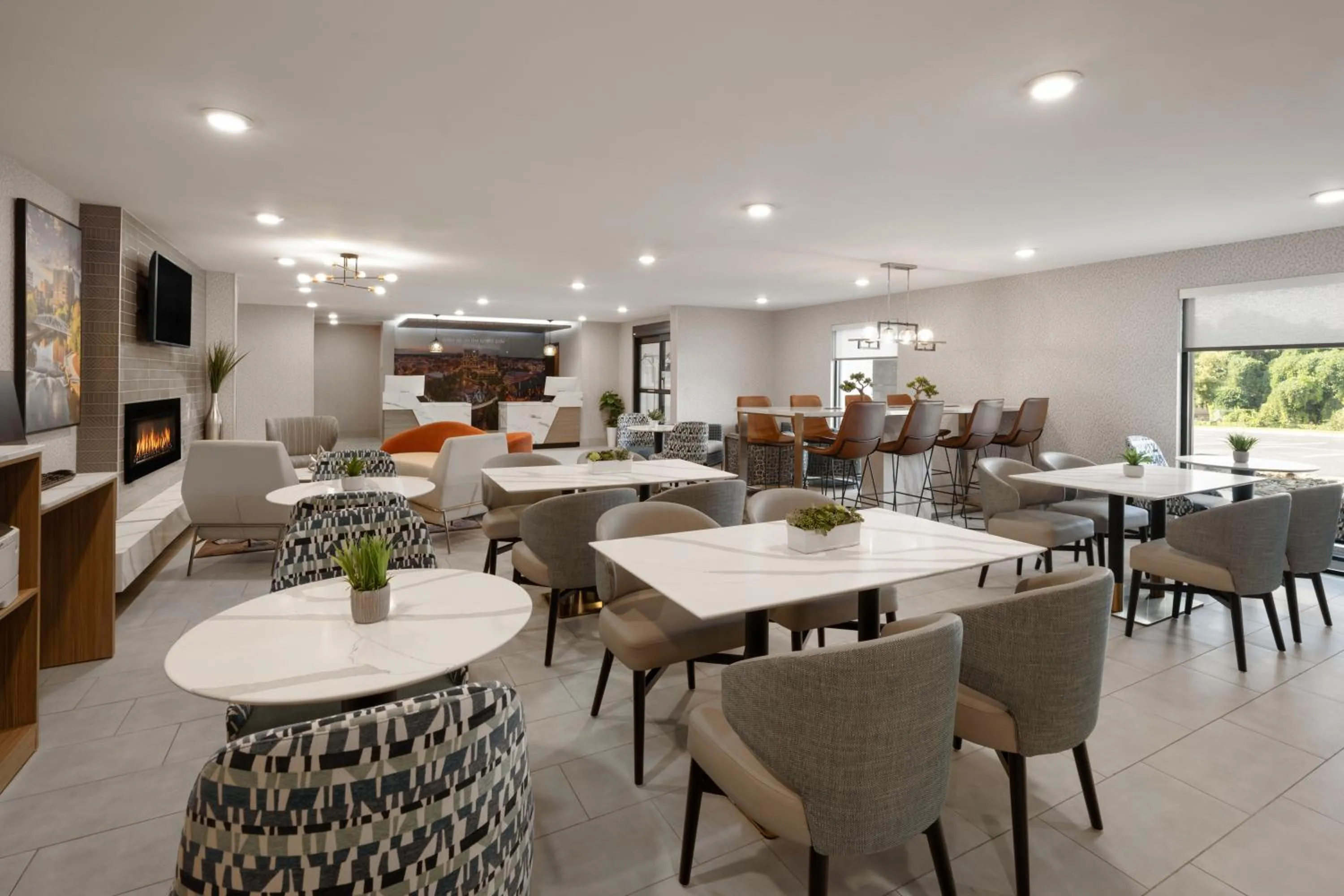 Seating area in La Quinta Inn & Suites by Wyndham Greenville Woodruff Rd