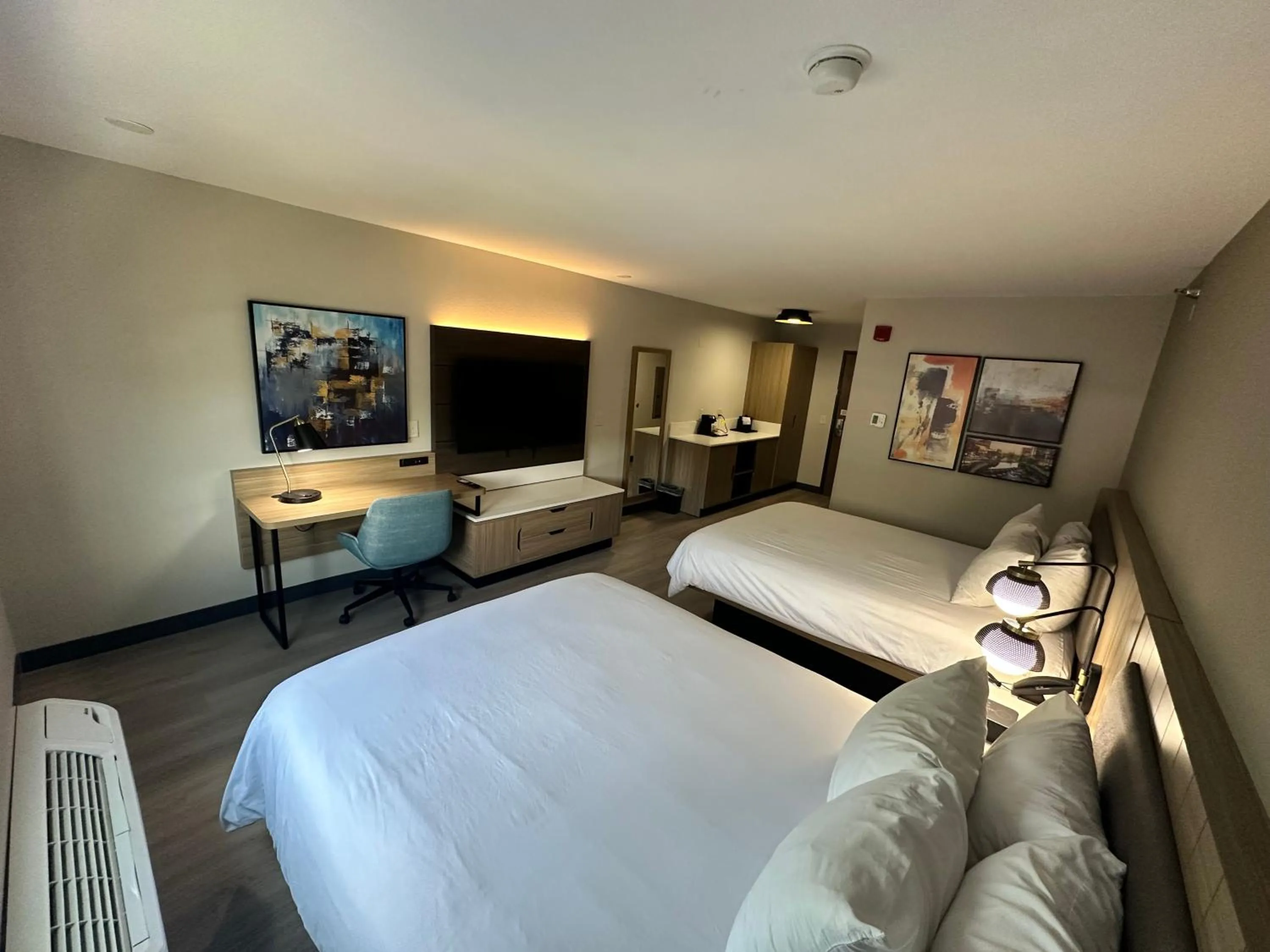 Bed in Midtown Suites - Greenville