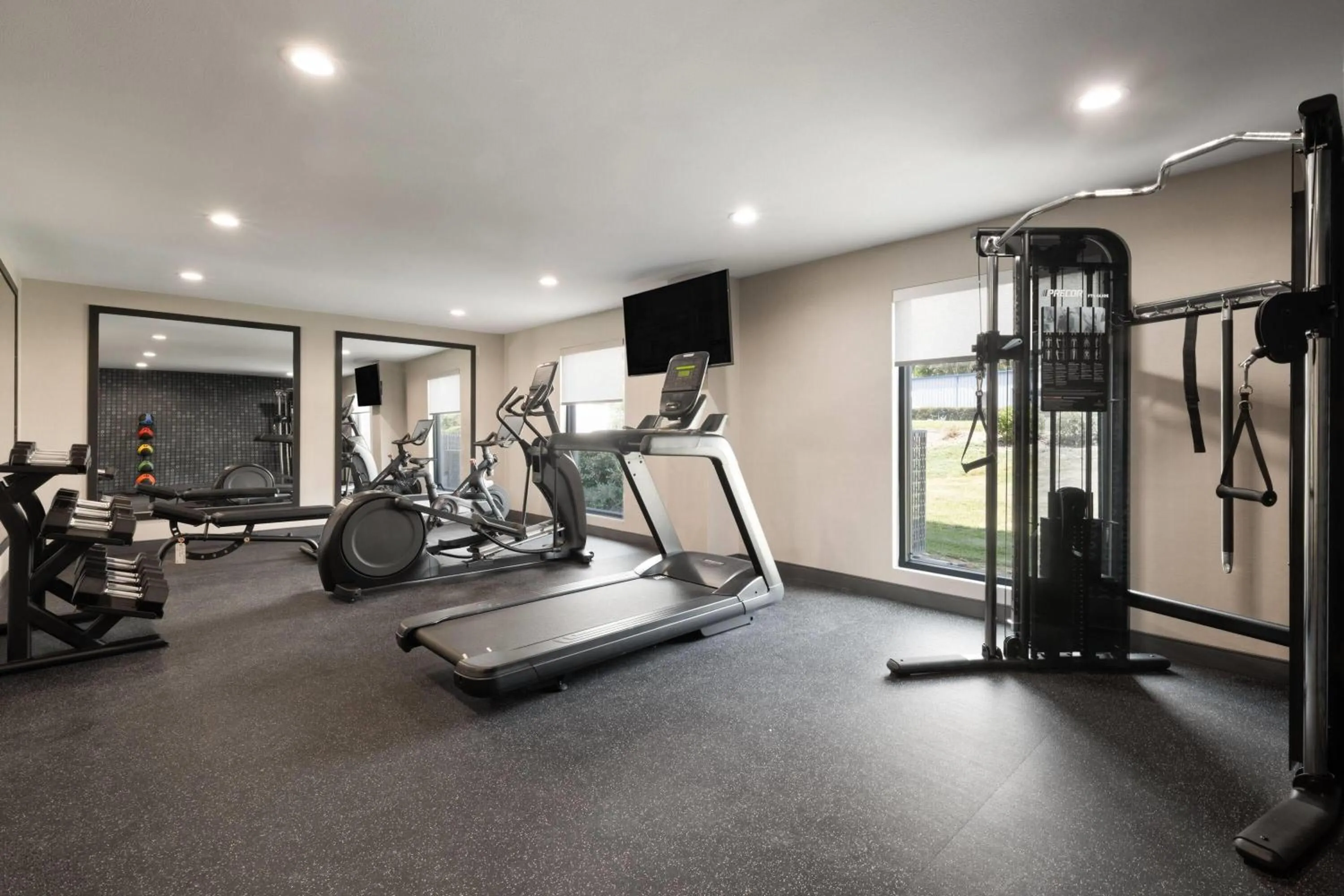 Fitness centre/facilities in La Quinta Inn & Suites by Wyndham Greenville Woodruff Rd