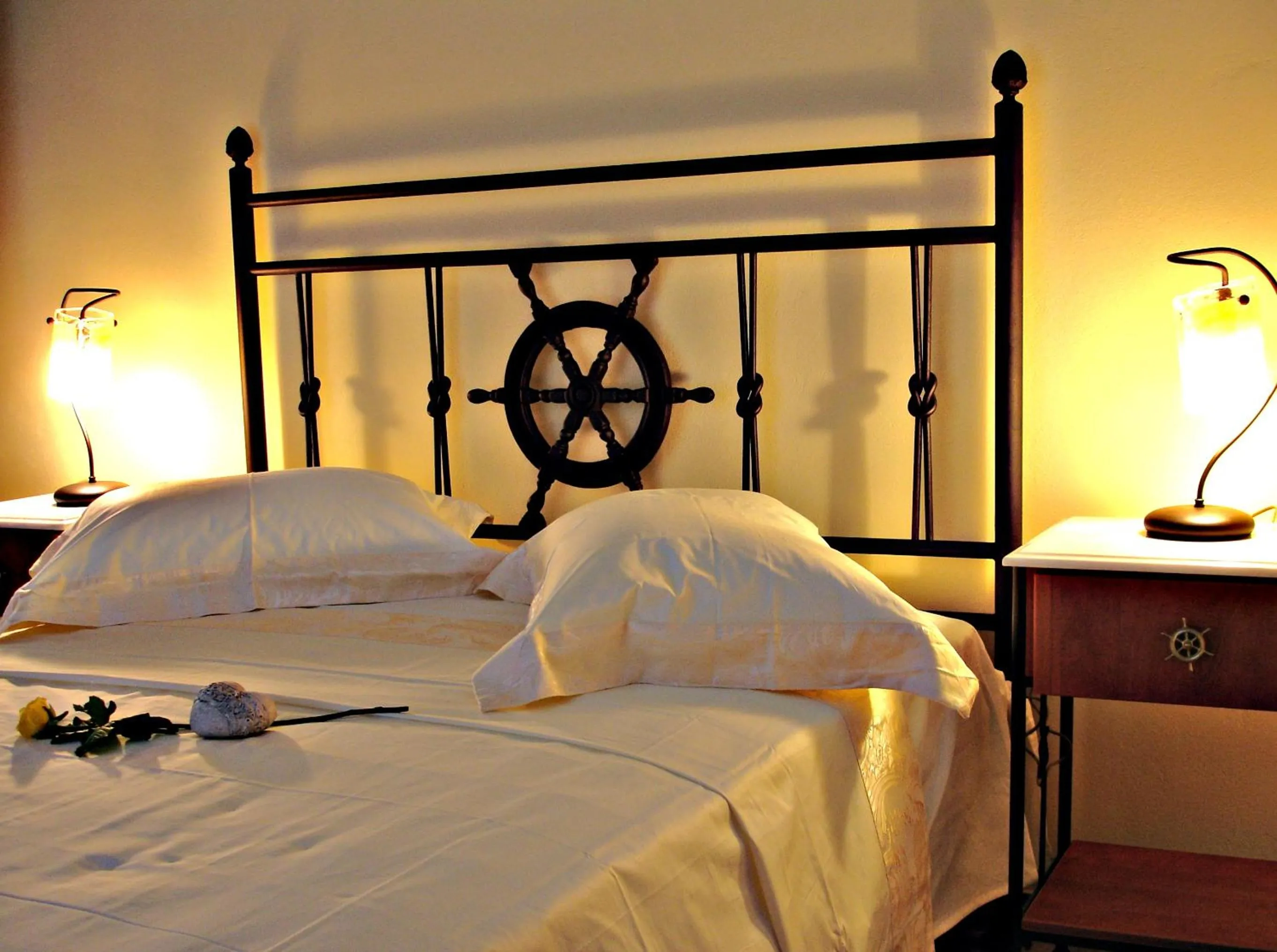 Bed in Acroploro
