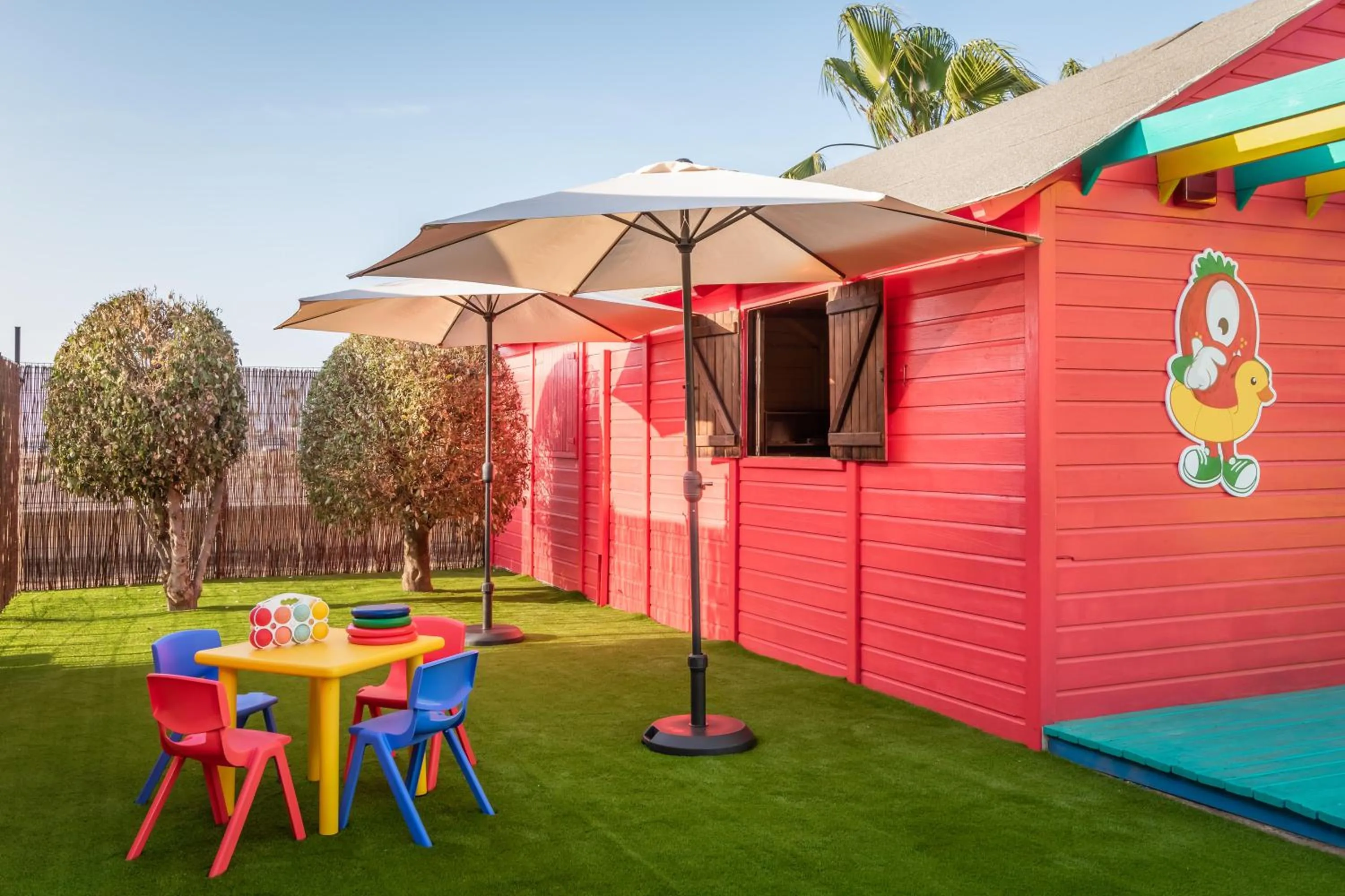 children in ALEGRIA Colonial Mar Aquafun