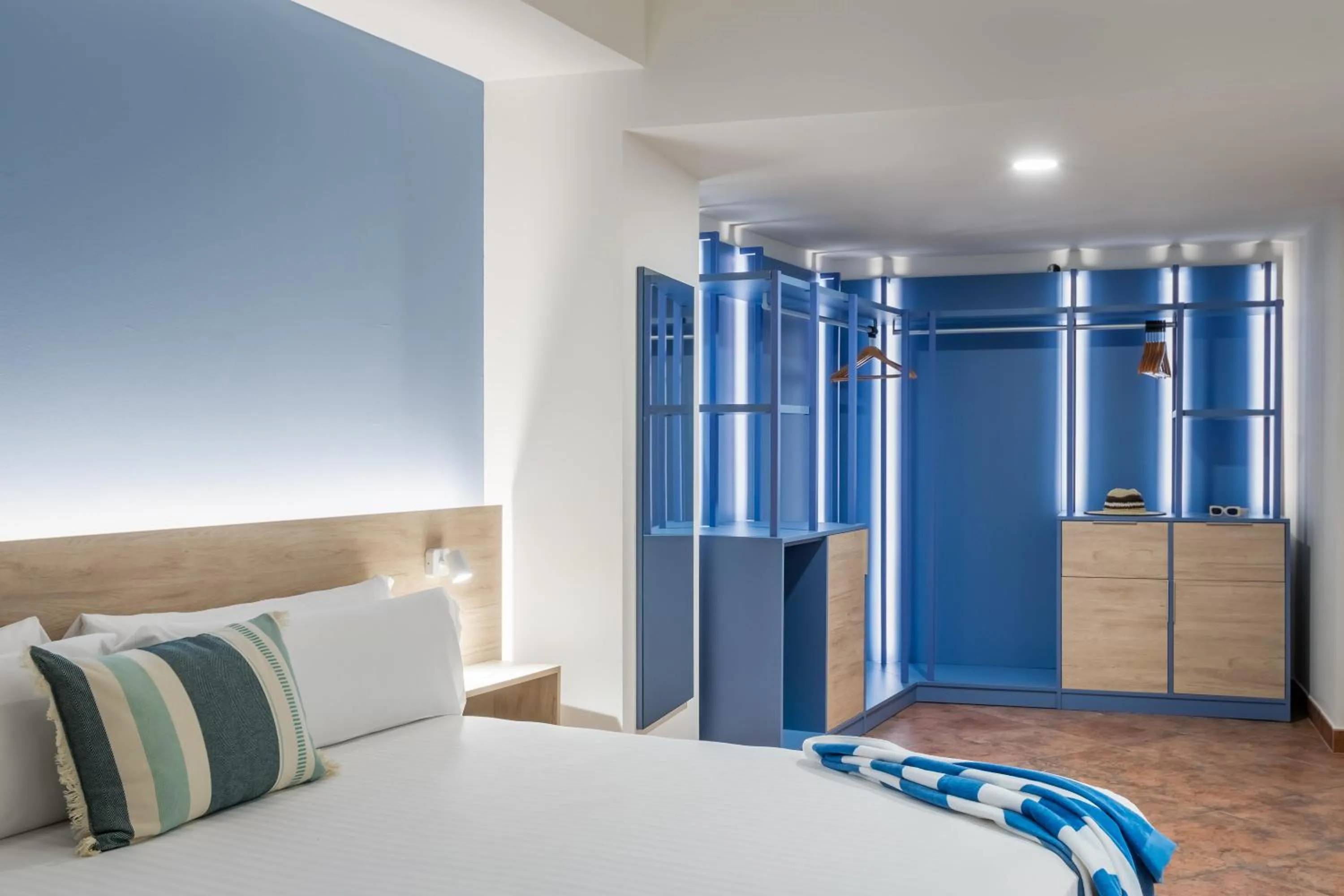 Photo of the whole room, Bed in ALEGRIA Colonial Mar Aquafun