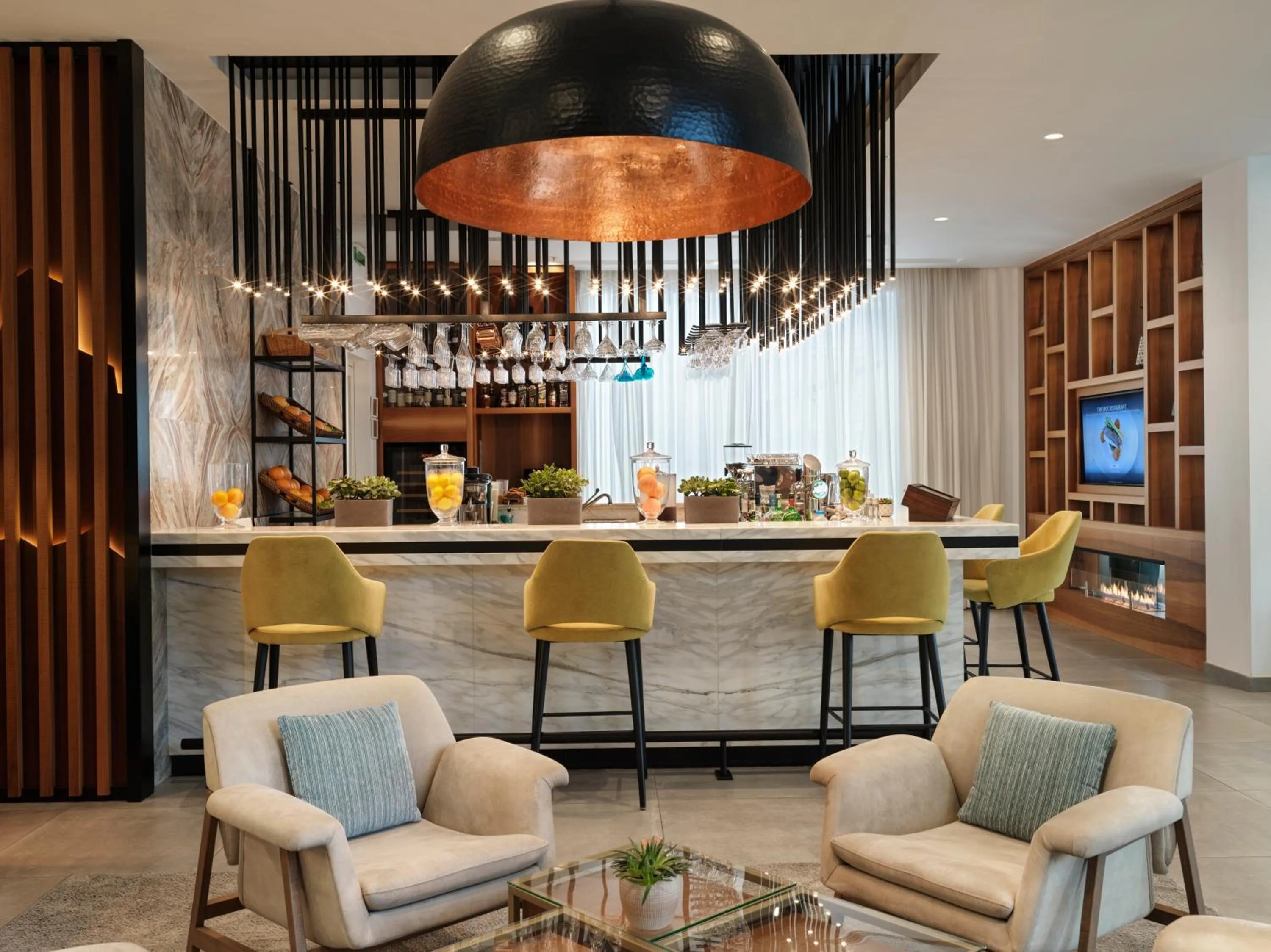 Lounge or bar in The Chedi Luštica Bay