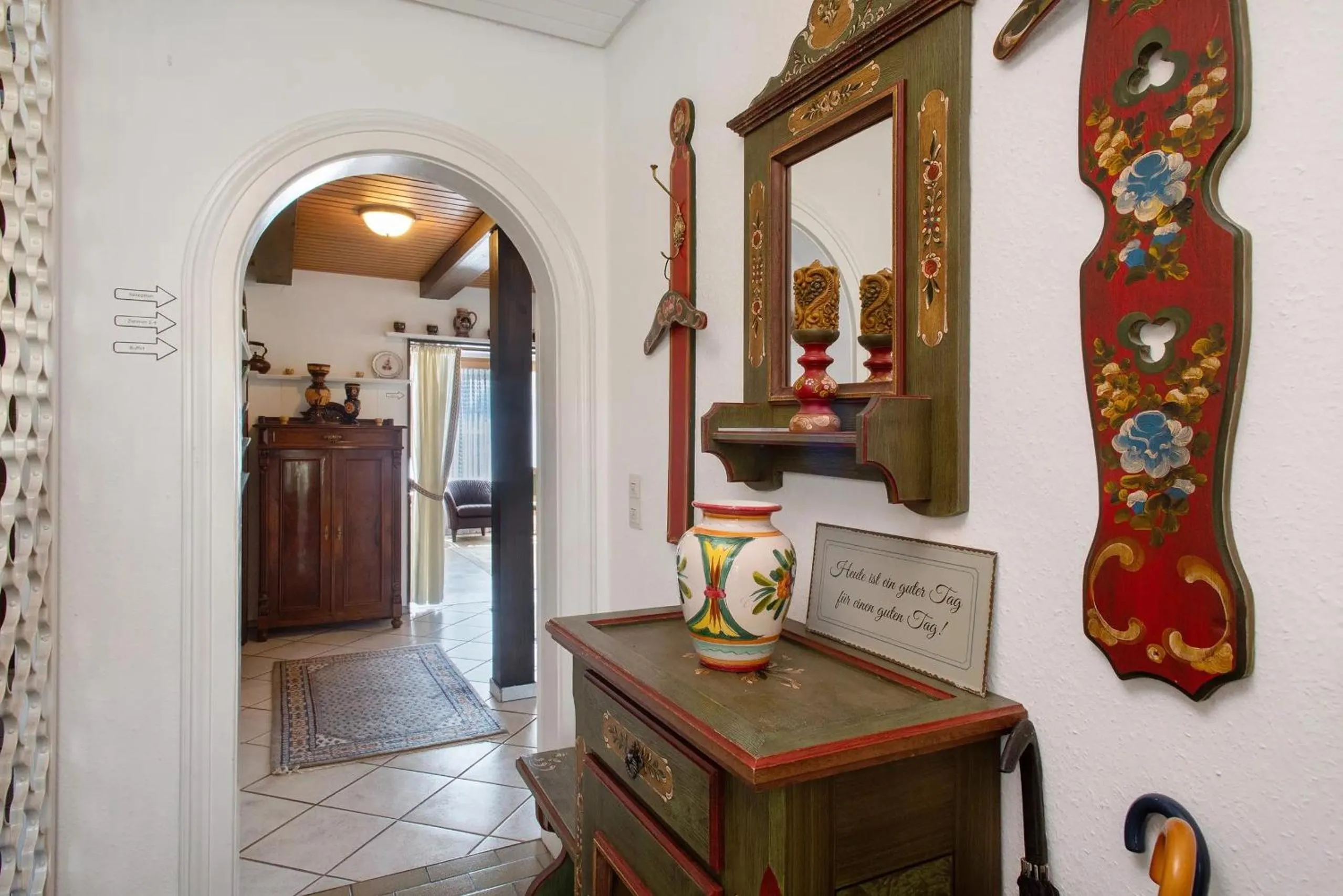 Property building in Hotel Garni Vitamari