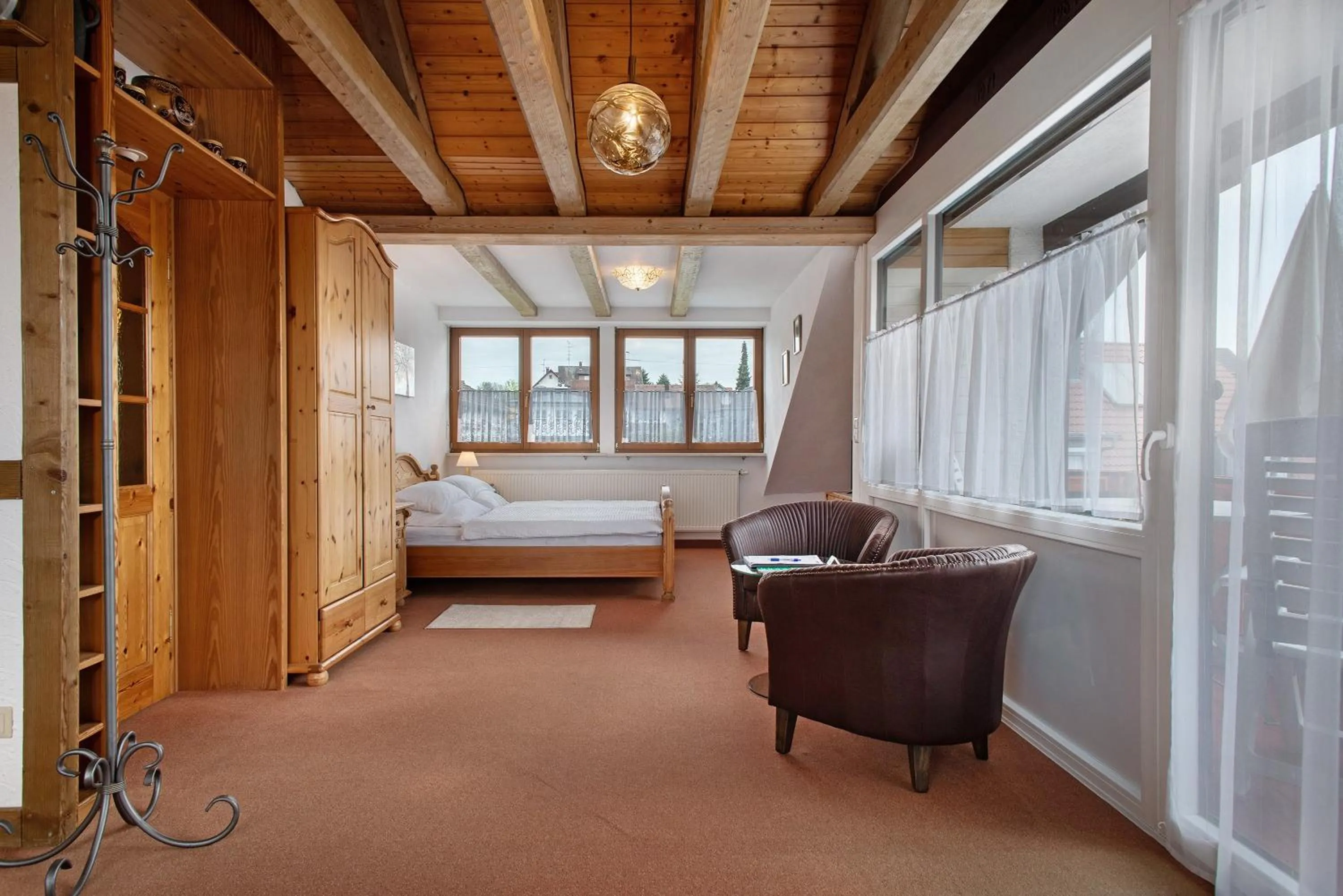 Property building, Bed in Hotel Garni Vitamari