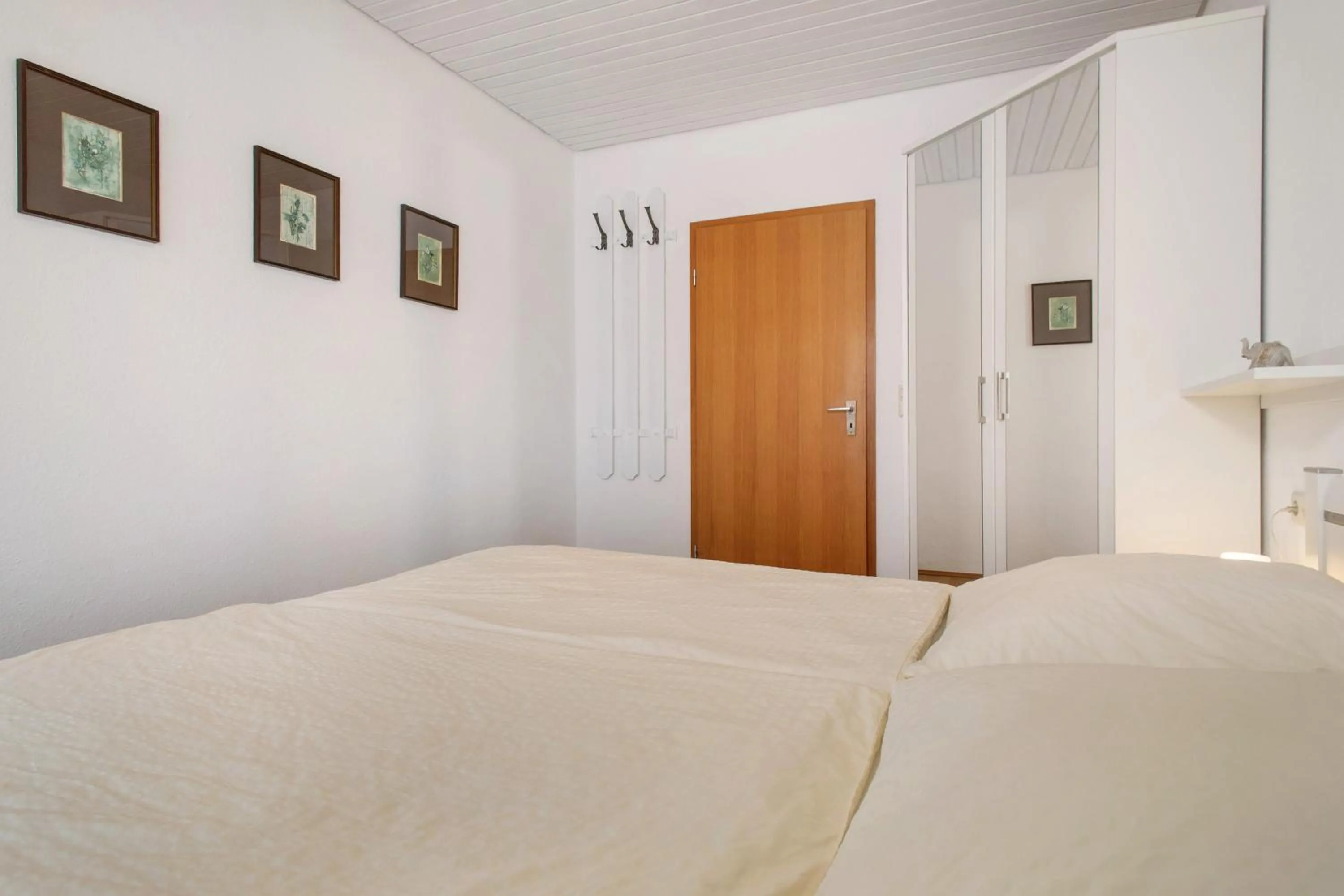 Living room, Bed in Hotel Garni Vitamari