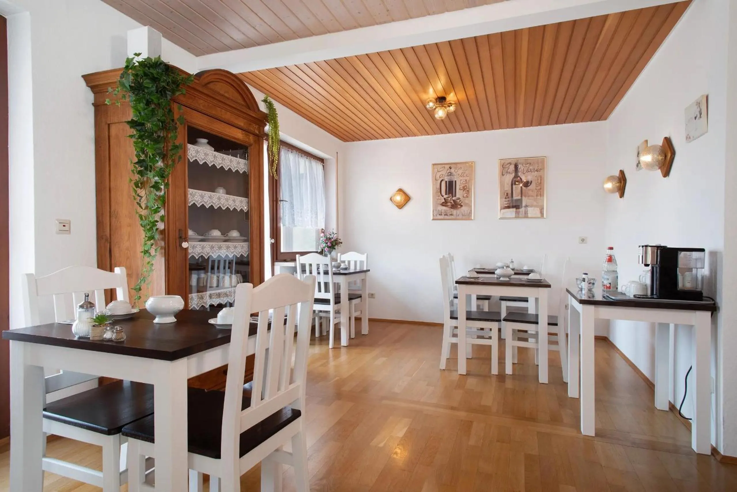 Property building in Hotel Garni Vitamari