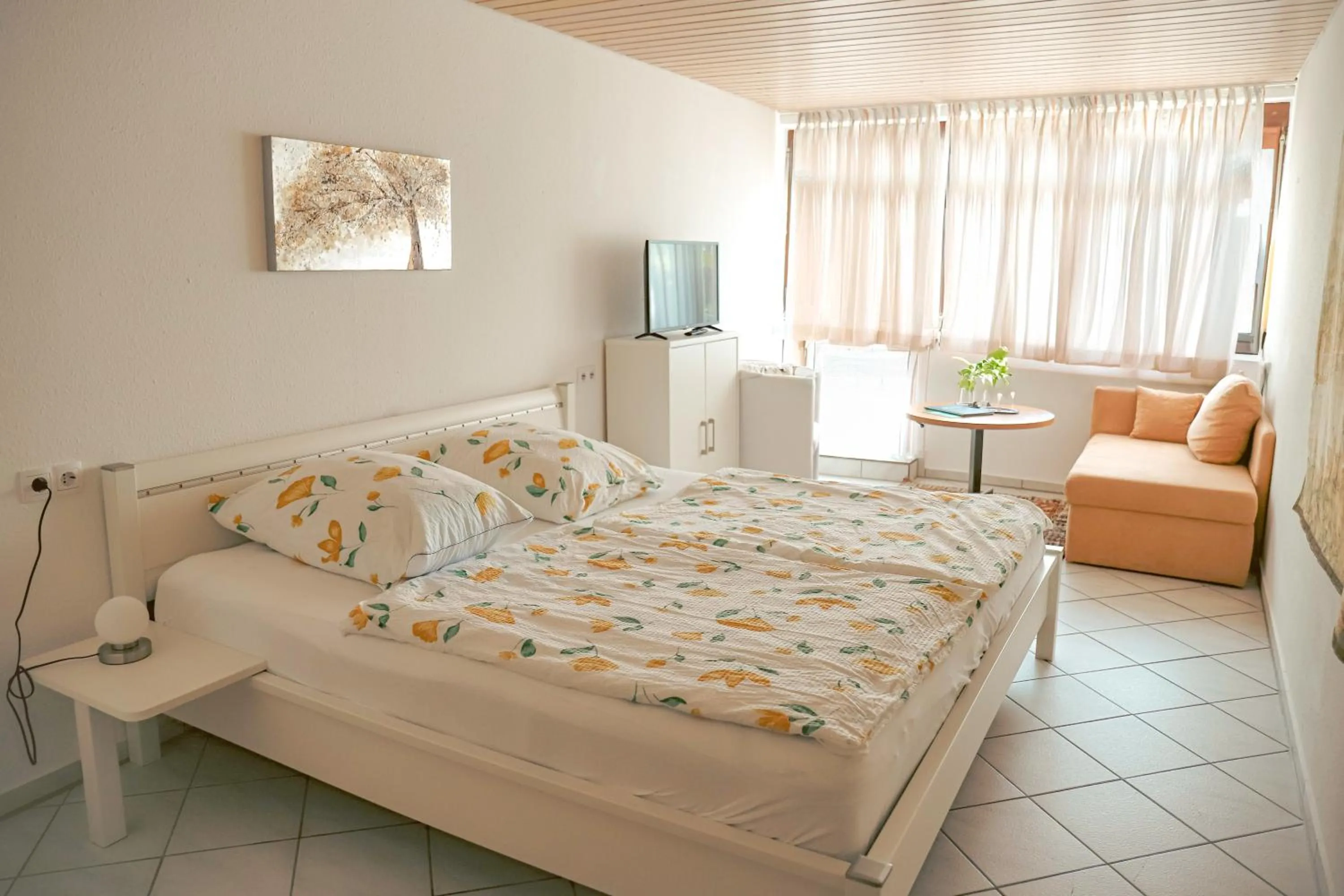 Living room, Bed in Hotel Garni Vitamari