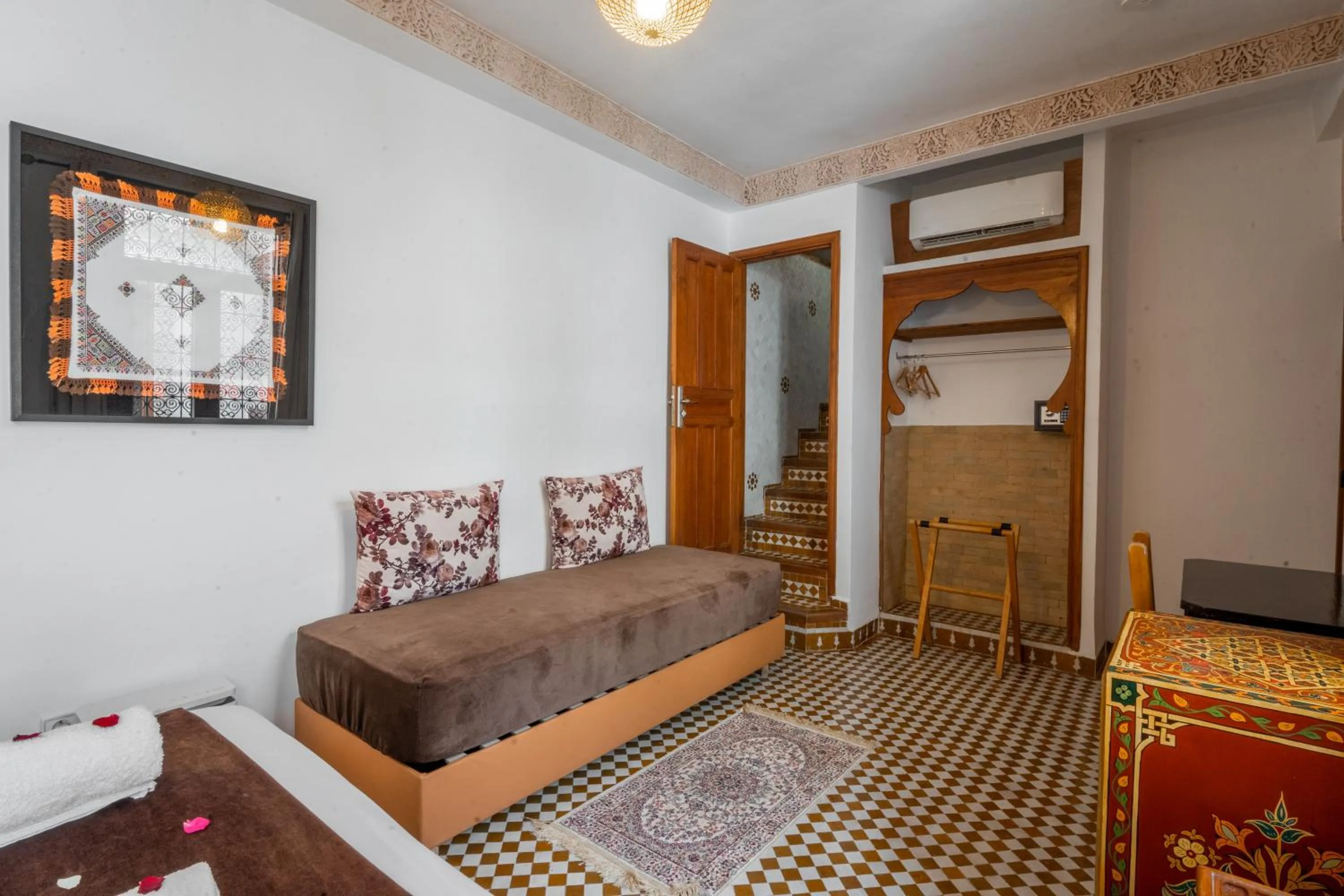 Living room, Bed in Dar D'or Fes