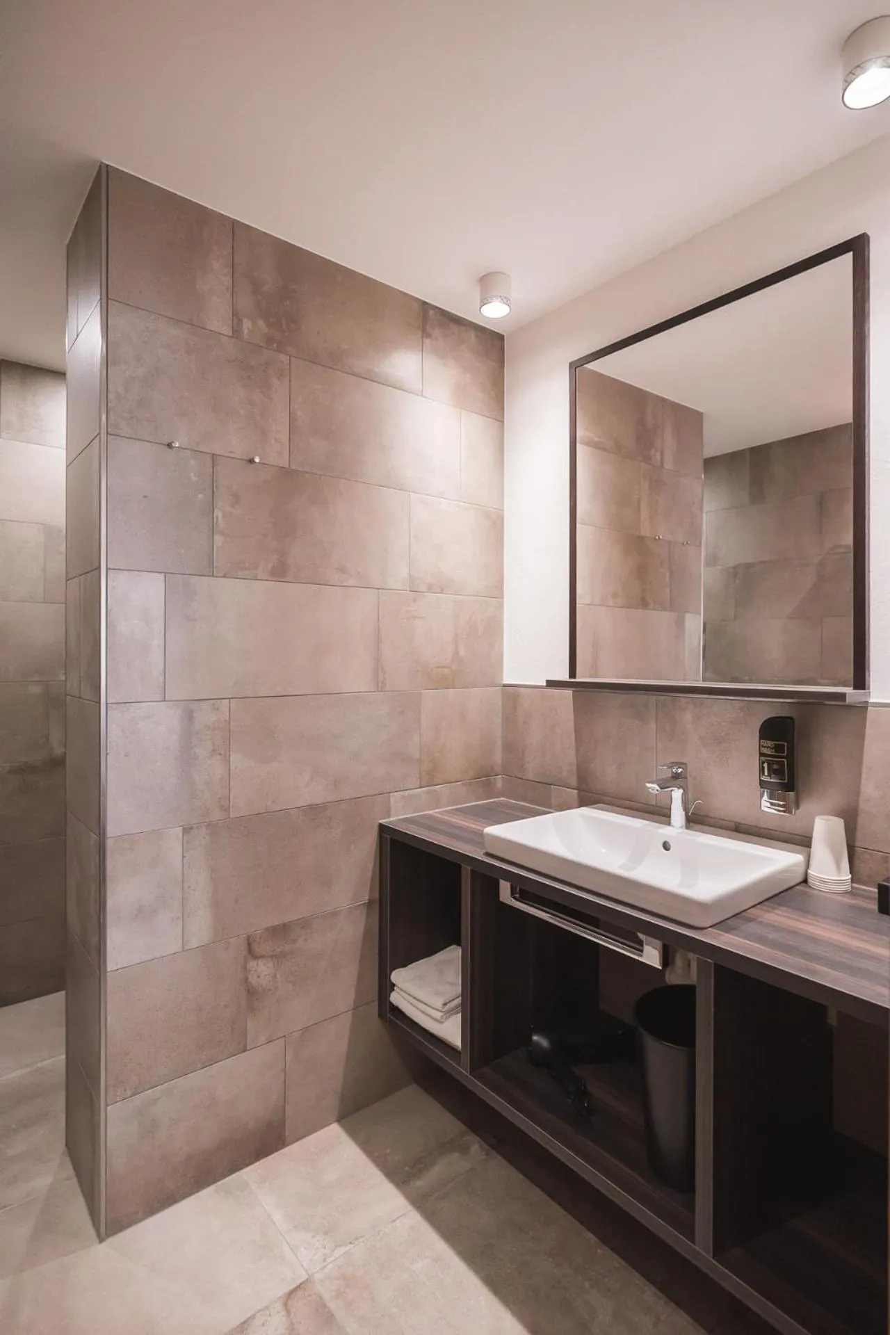 Bathroom in Emma Historic Hotel