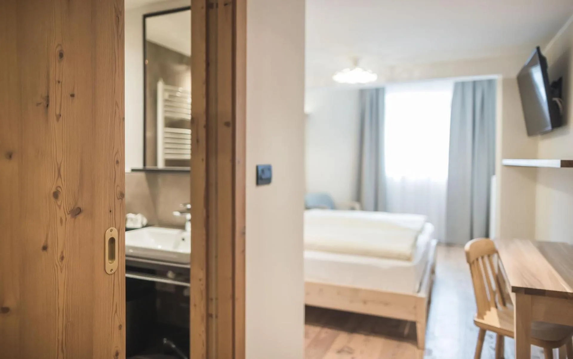 Decorative detail, Bed in Emma Historic Hotel