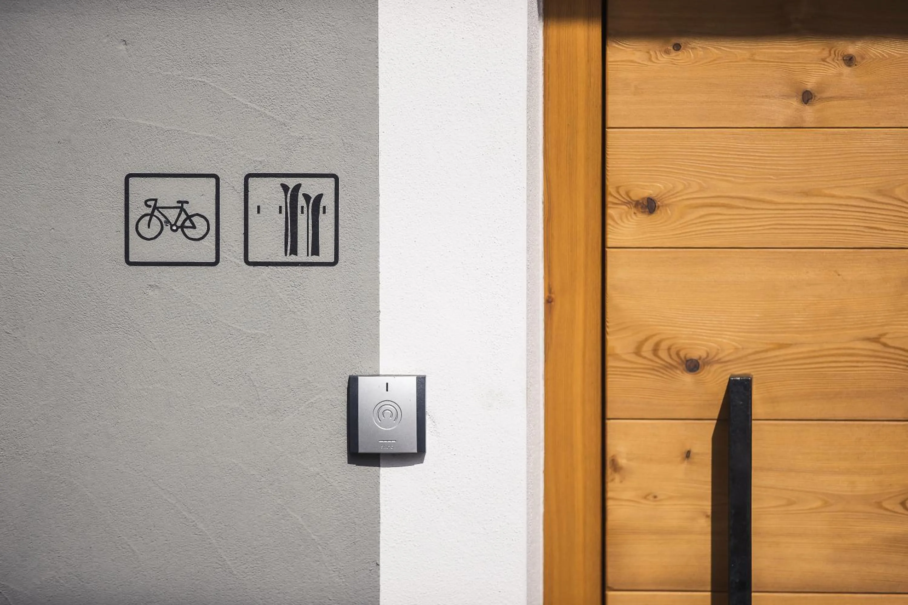 Skiing in Emma Historic Hotel