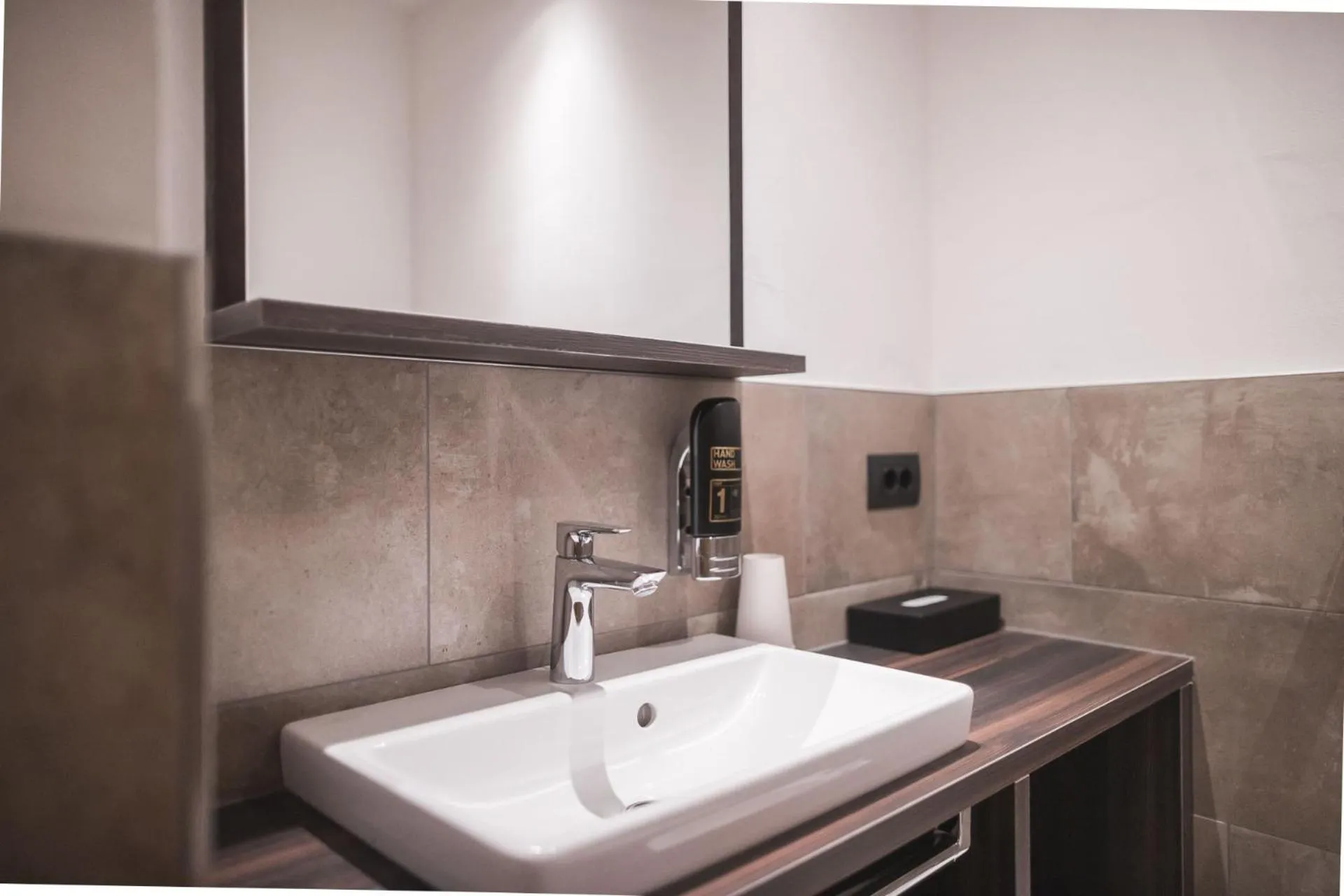 Bathroom in Emma Historic Hotel