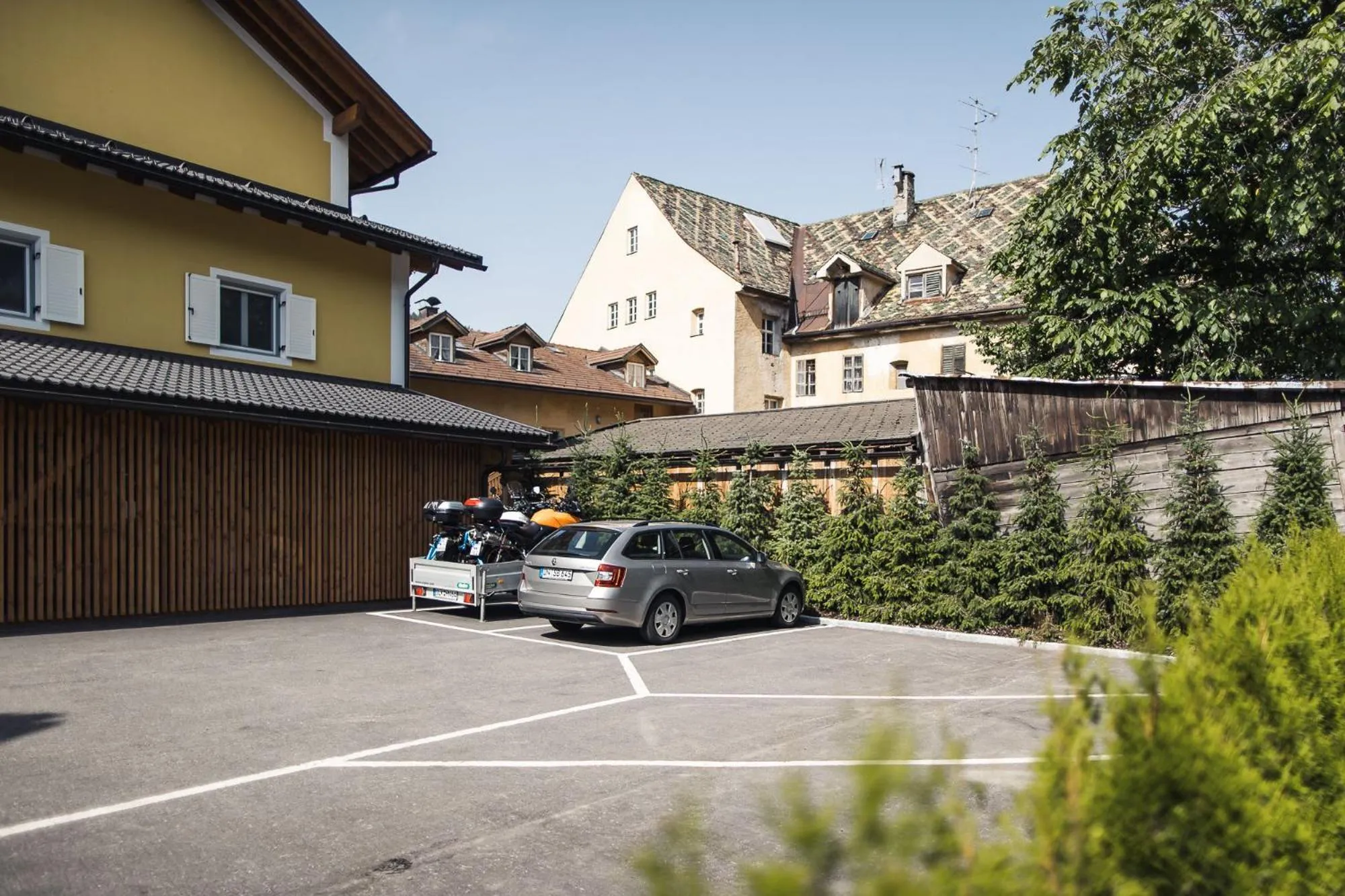 Parking in Emma Historic Hotel