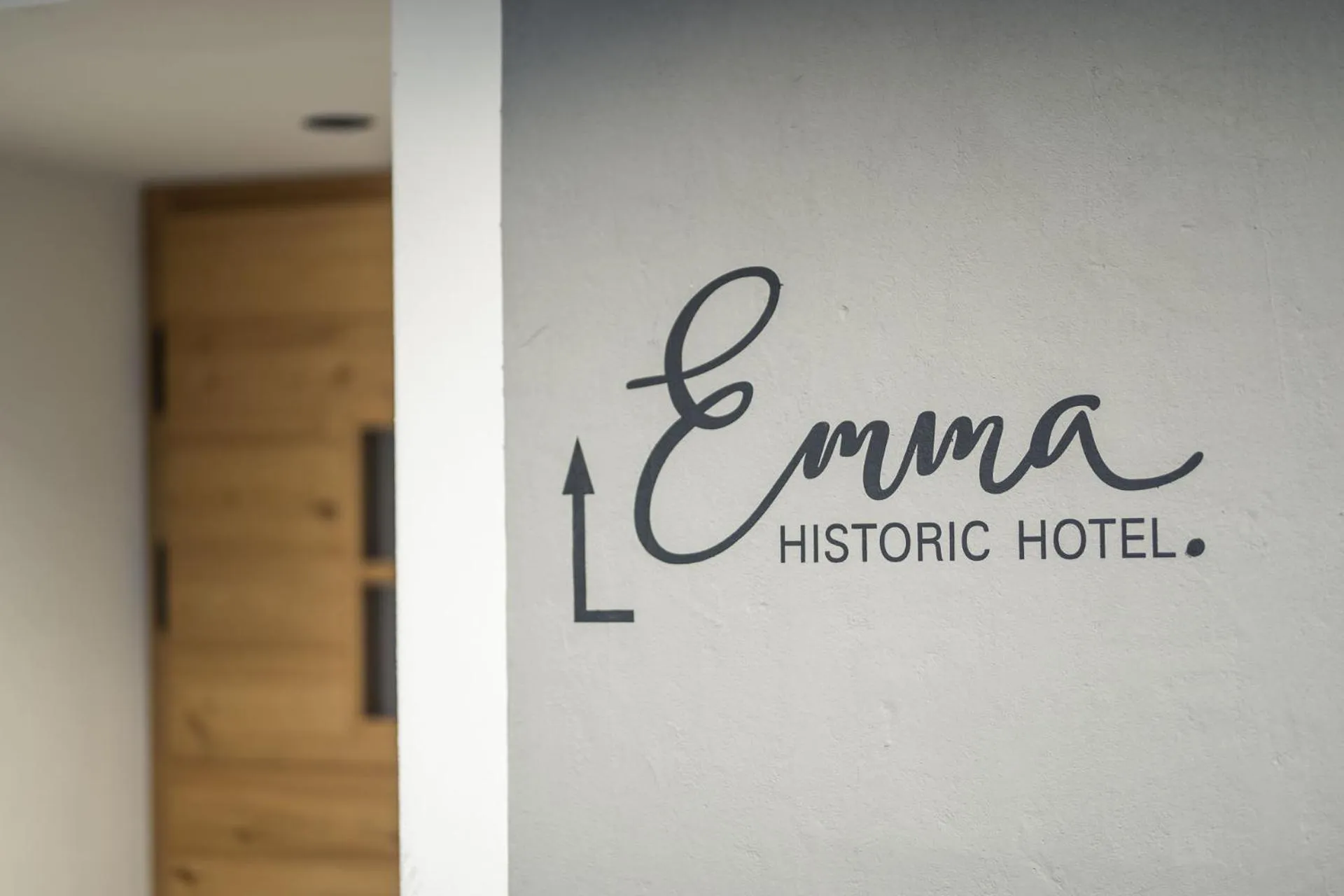 Decorative detail in Emma Historic Hotel