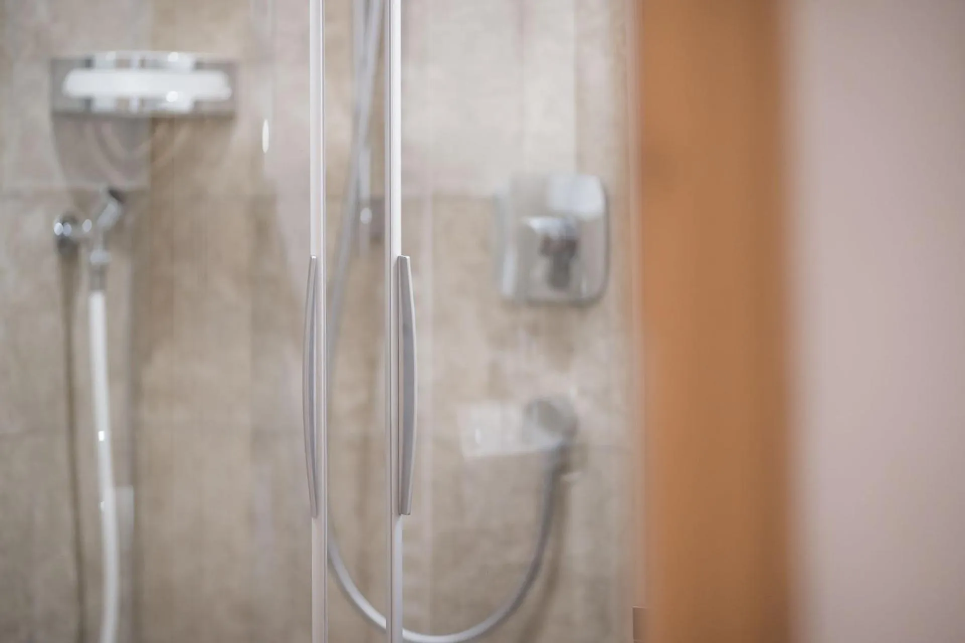 Bathroom in Emma Historic Hotel