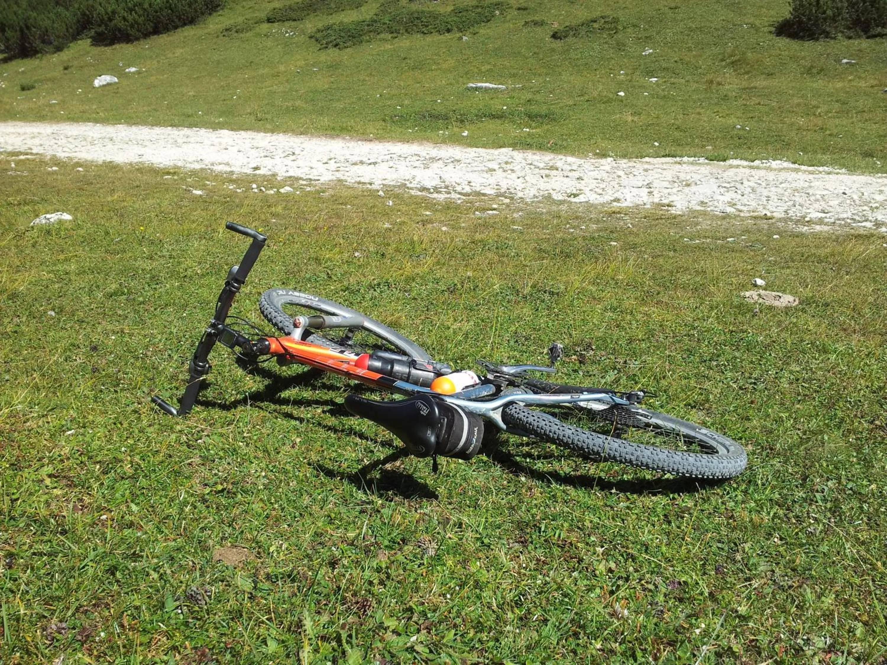 Cycling in Emma Historic Hotel