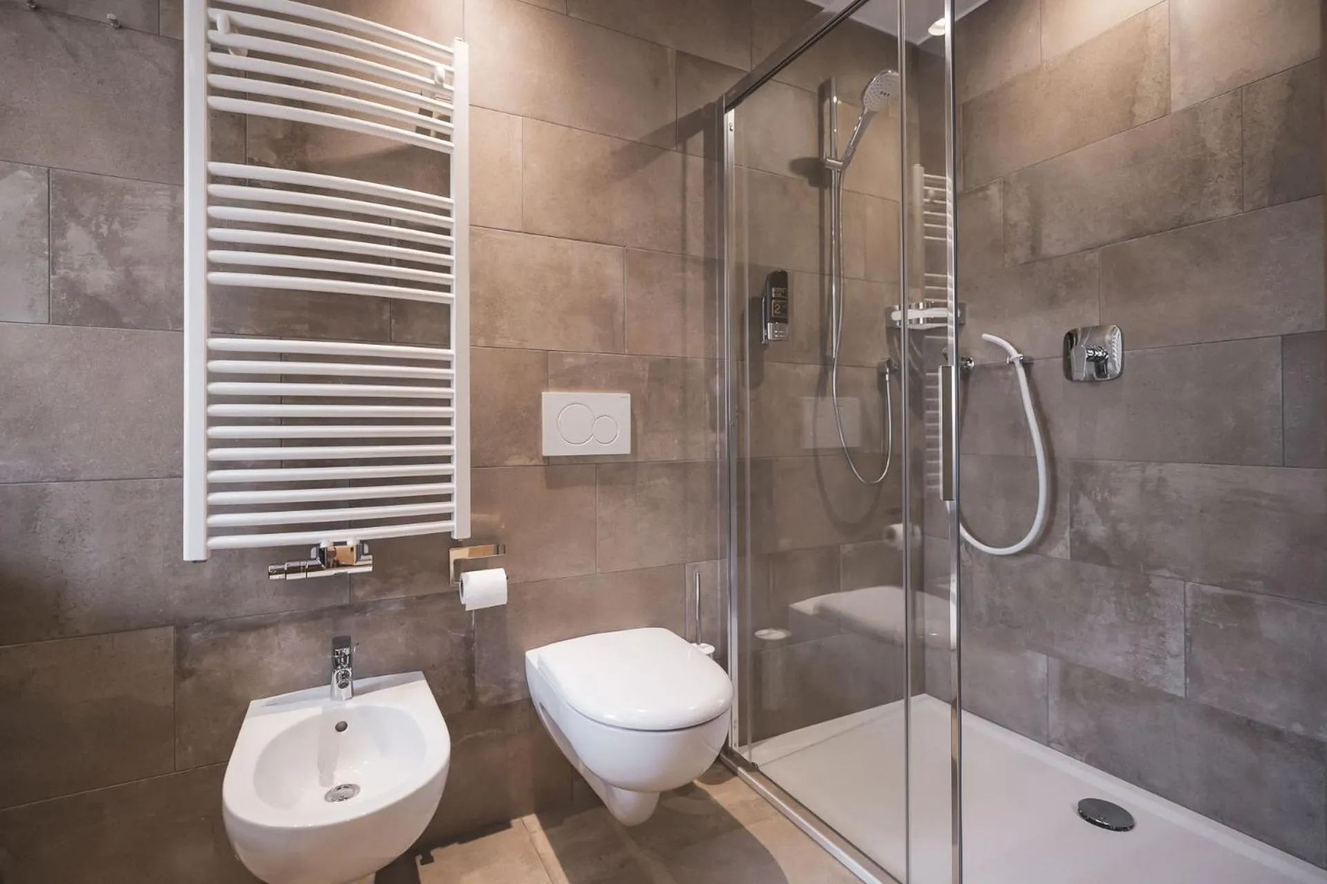 Bathroom in Emma Historic Hotel