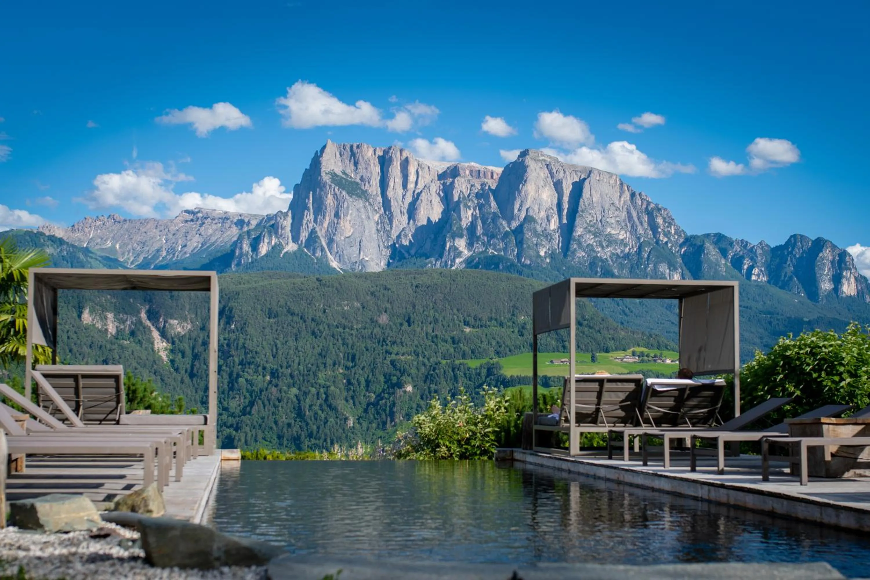 Swimming pool in Hotel-Chalet Pennhof