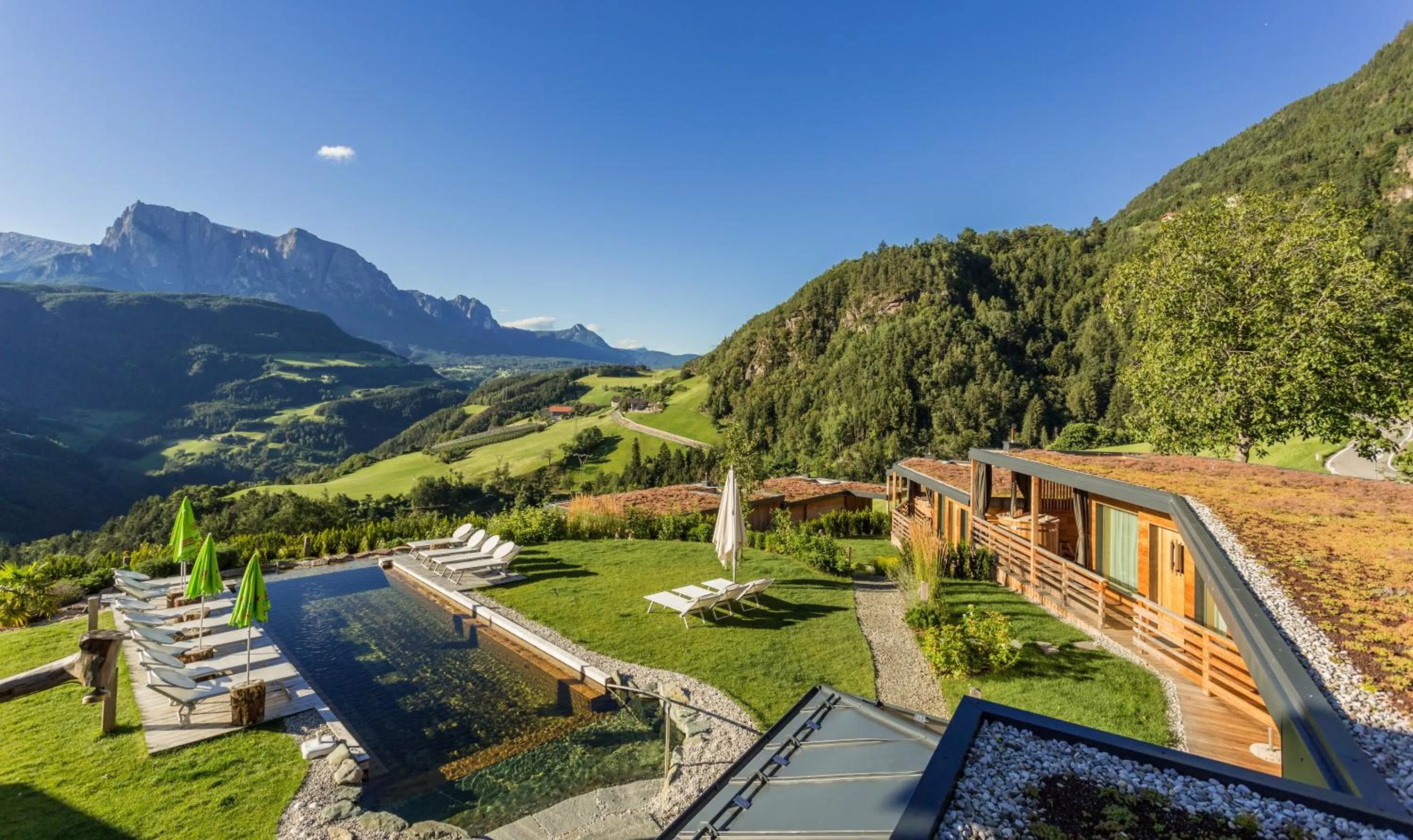 Pool view in Hotel-Chalet Pennhof