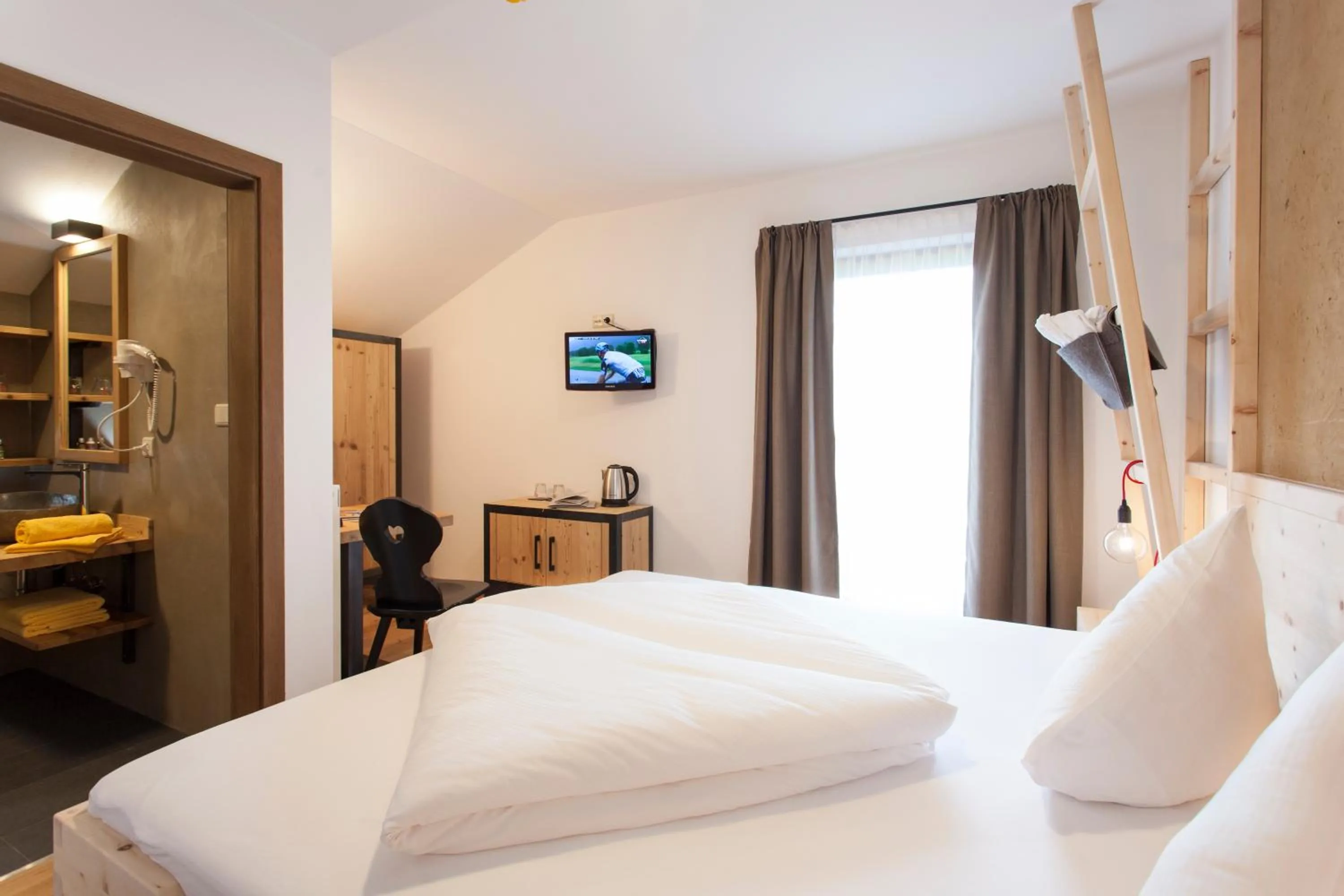 Bed in Hotel-Chalet Pennhof
