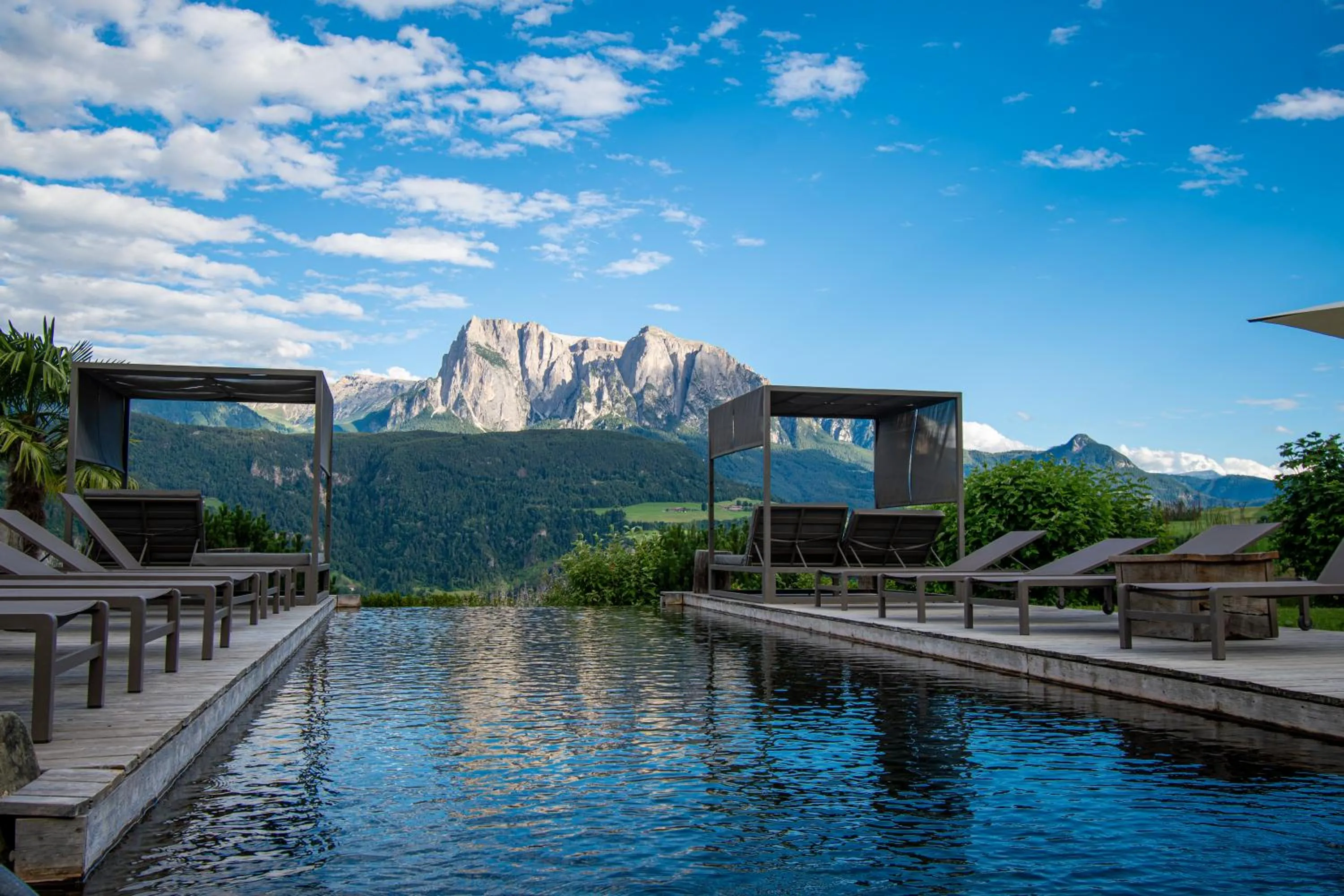 Swimming pool in Hotel-Chalet Pennhof