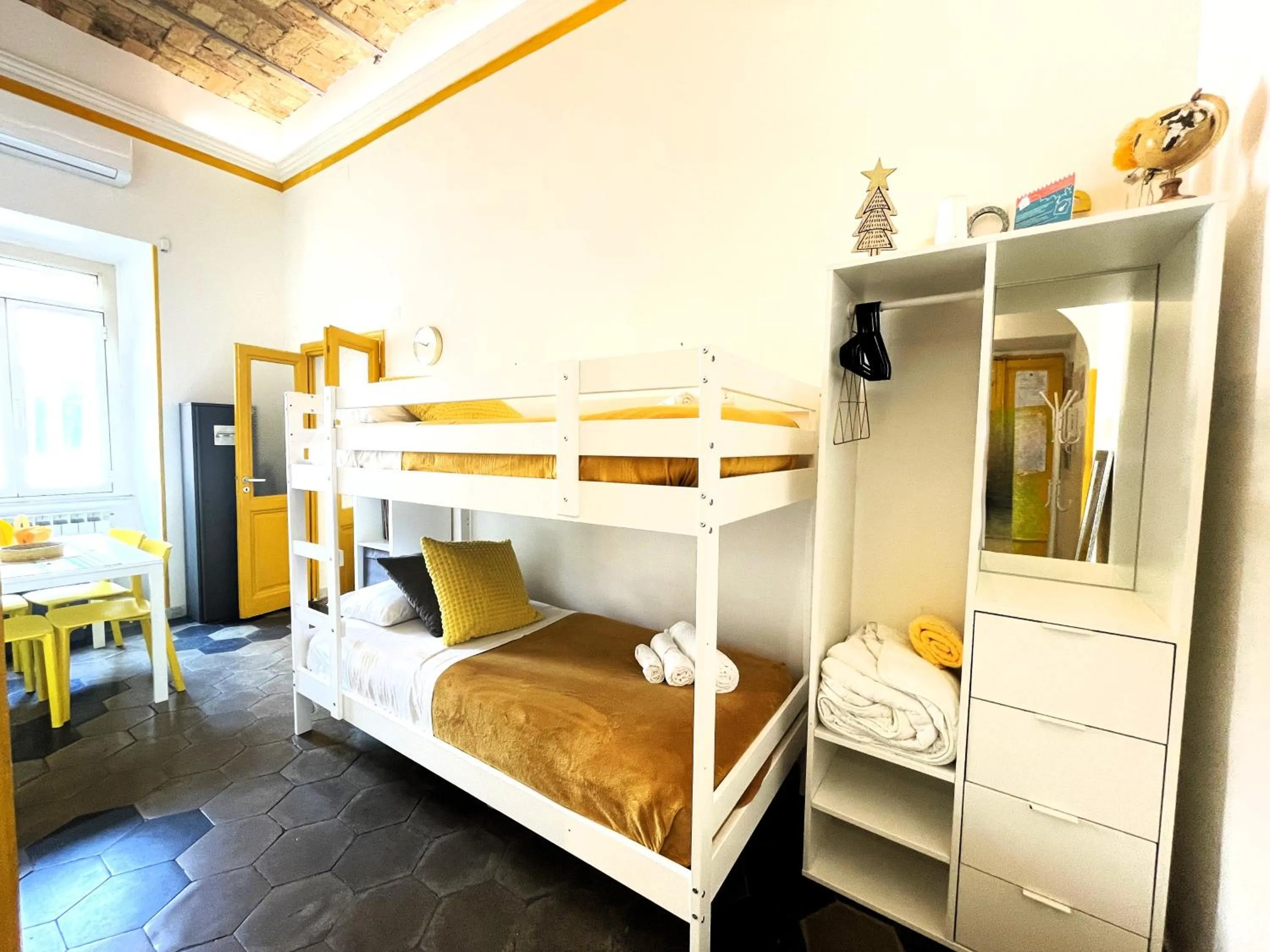 Living room, Bed in A casa di Ale e Lalla