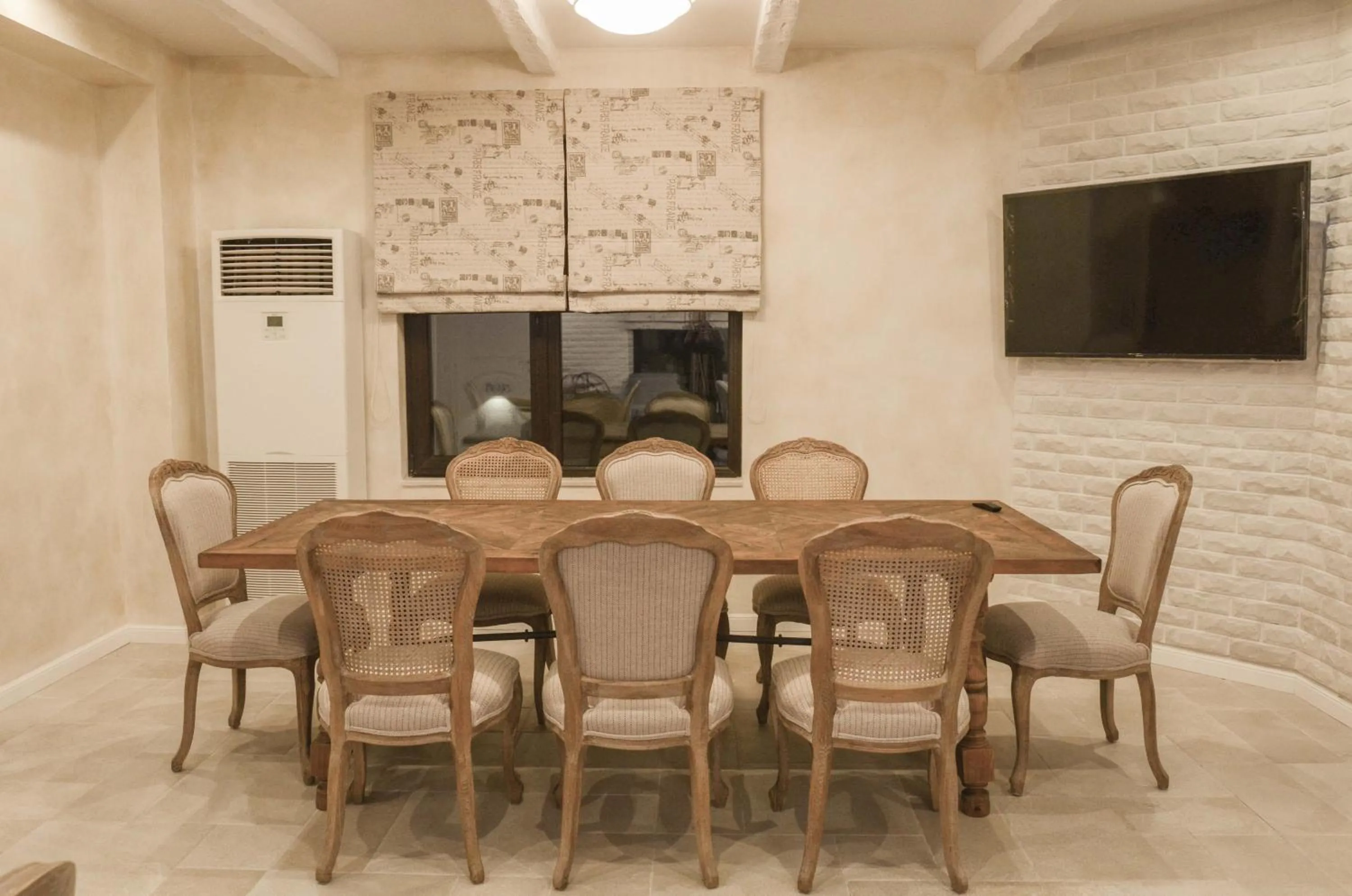 Communal lounge/ TV room in Residence Bilyana