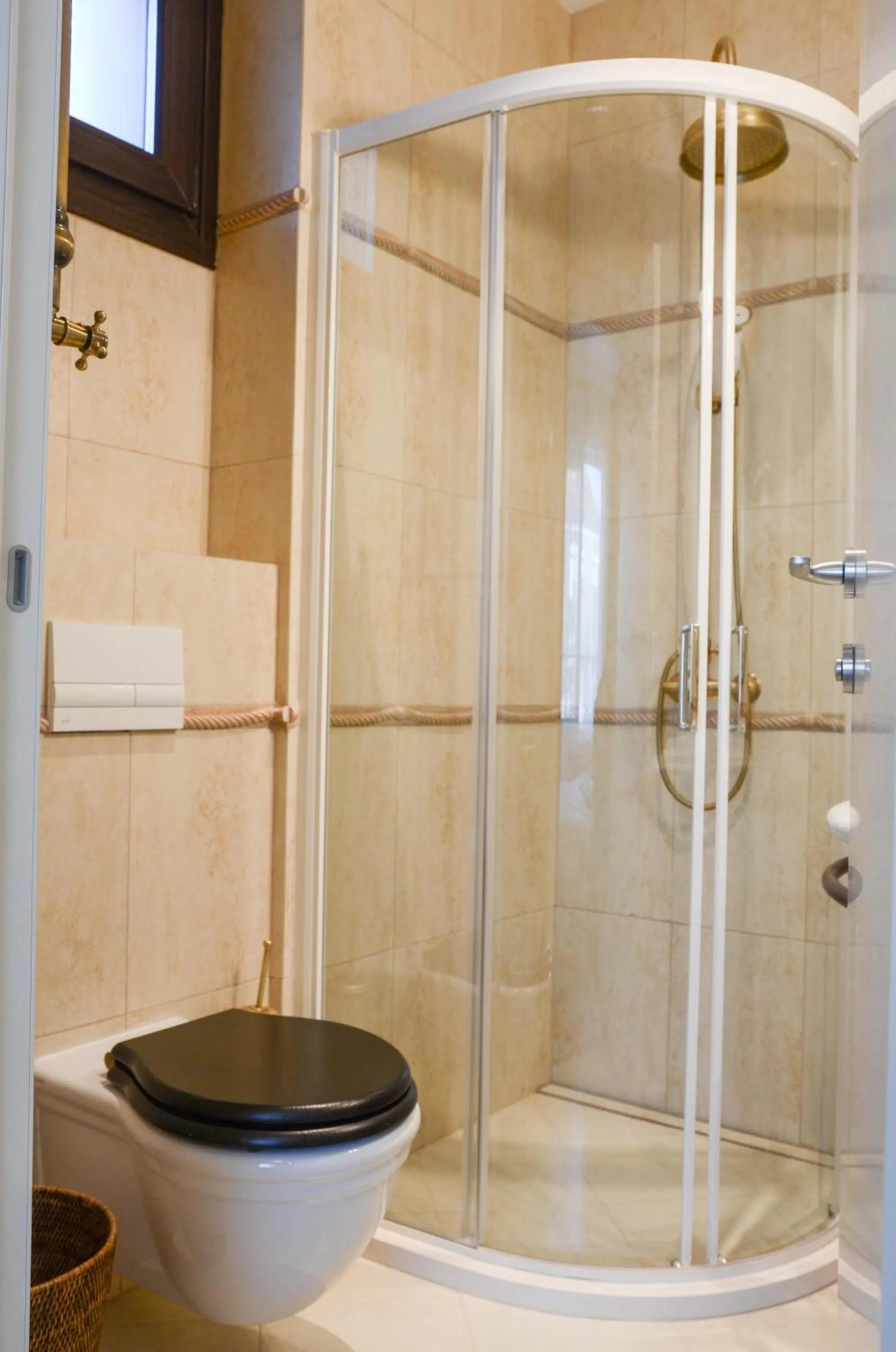 Shower in Residence Bilyana