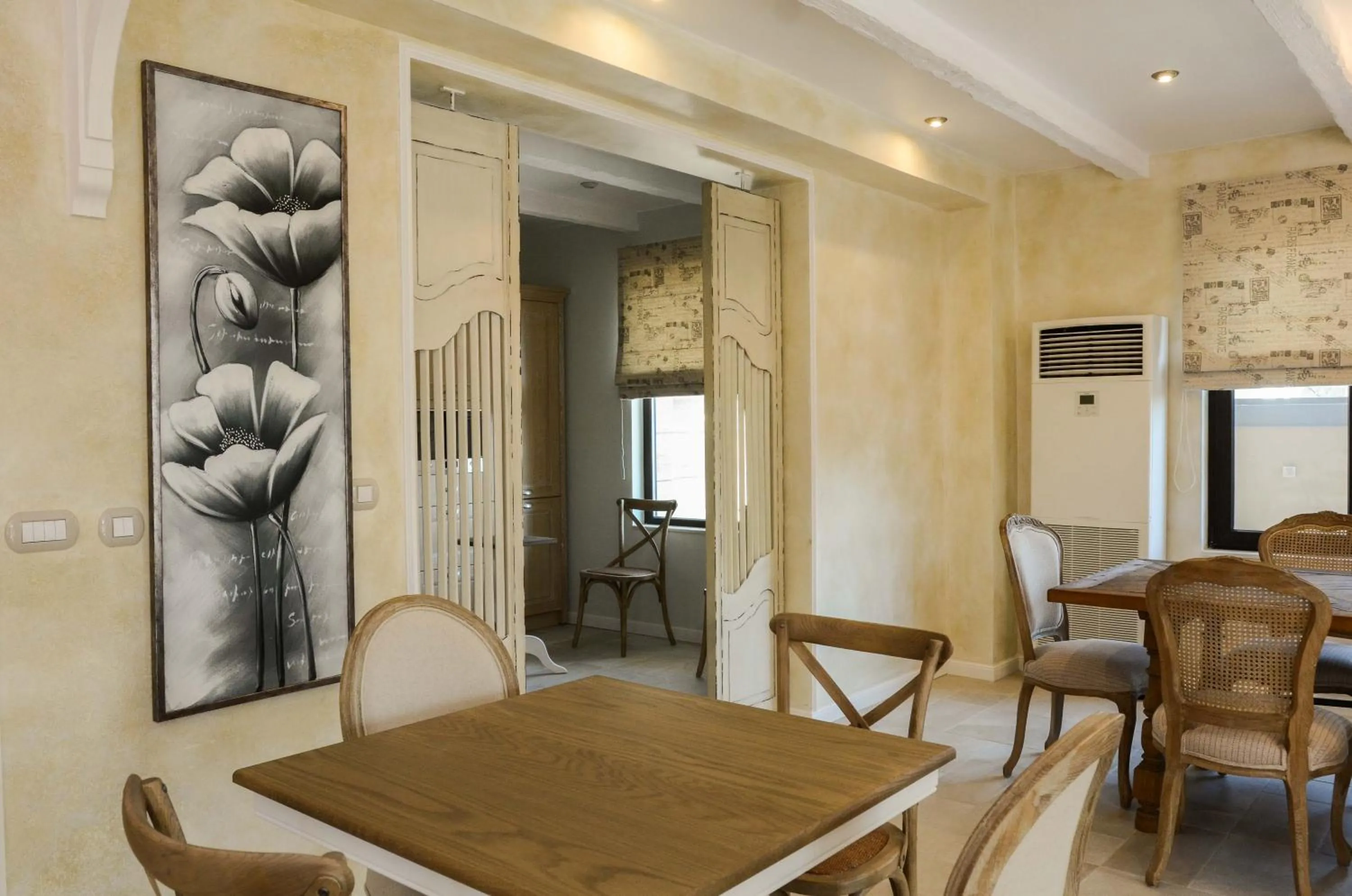 Dining area in Residence Bilyana