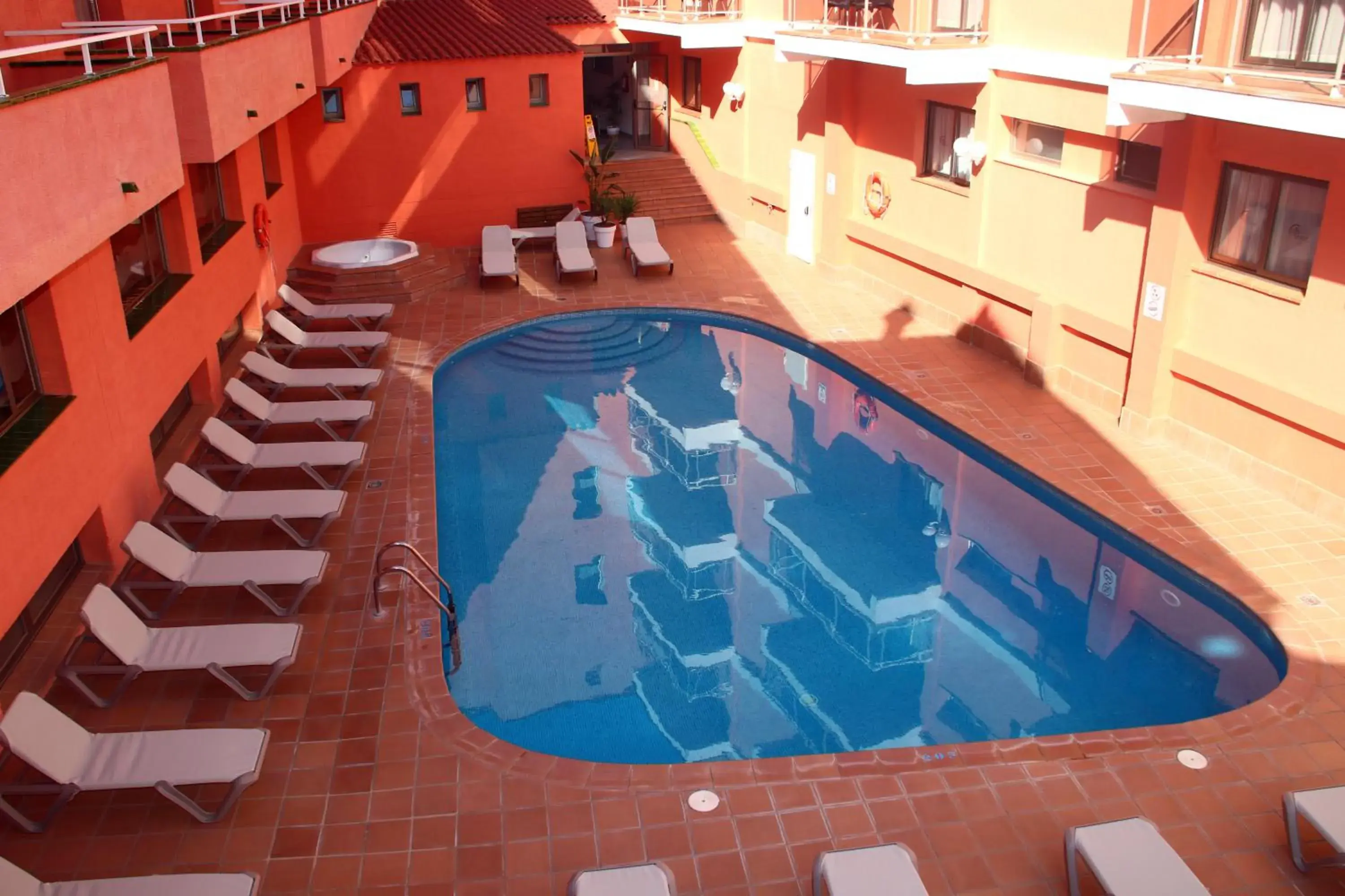 Swimming pool in Tossa Beach Center Swimming pool in Tossa Beach Center