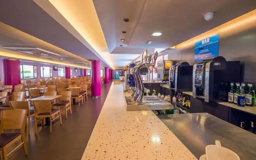 Lounge or bar in Tossa Beach Center Lounge or bar in Tossa Beach Center