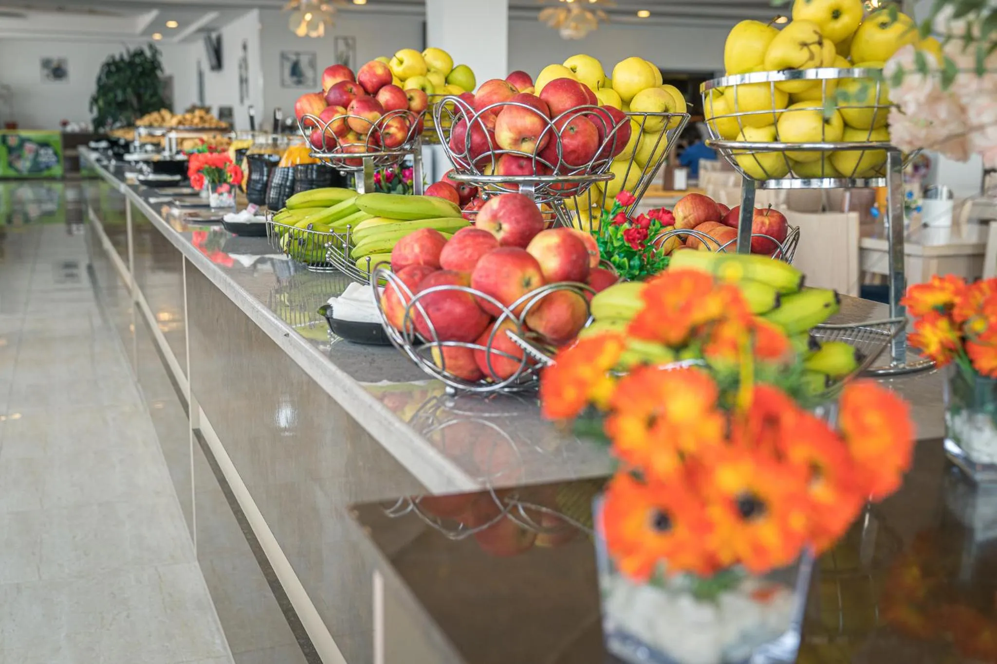 Food and drinks in Mera Onix