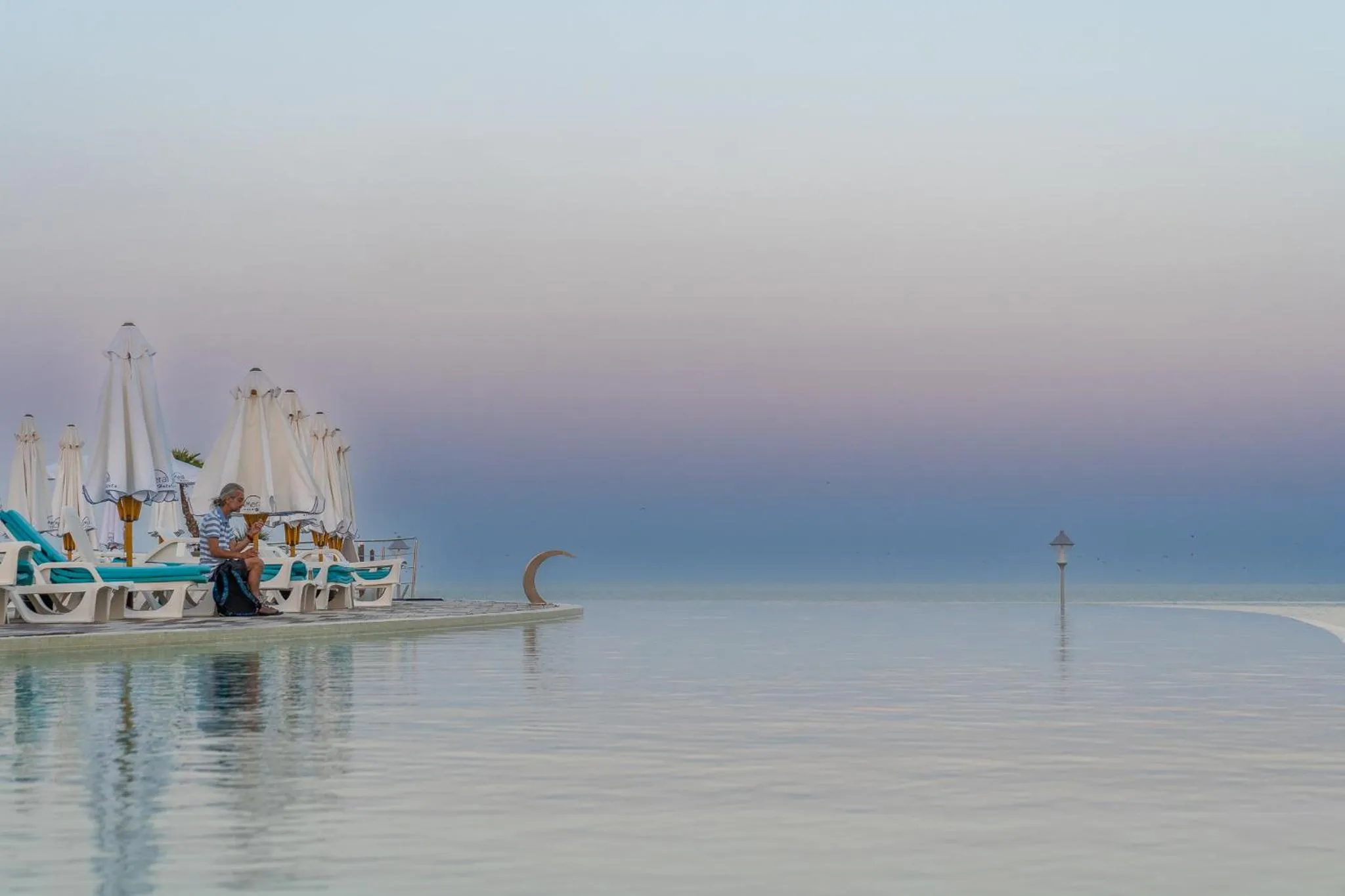 Swimming pool in Mera Onix