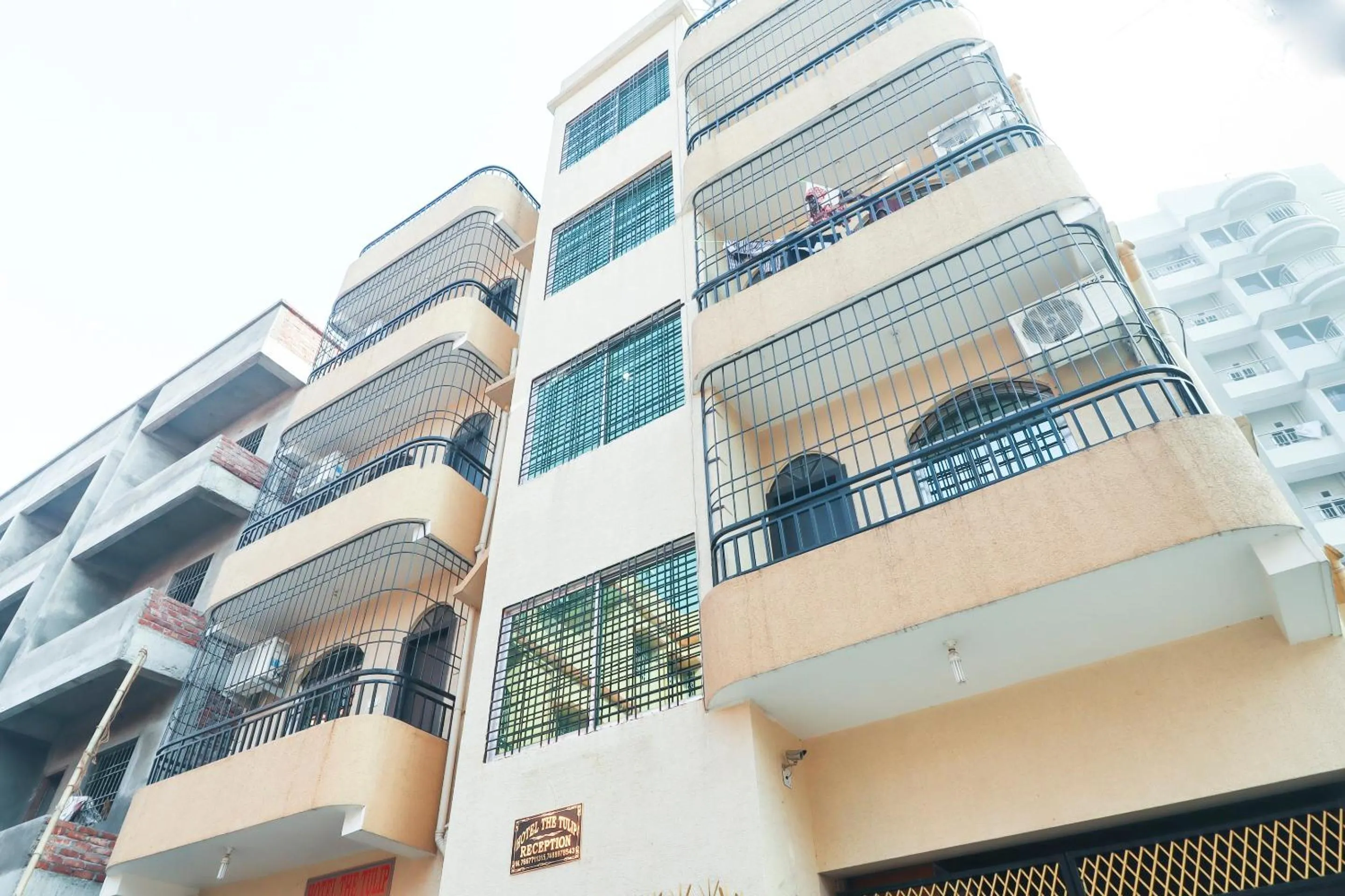 Facade/entrance in Super Capital O The Tulip