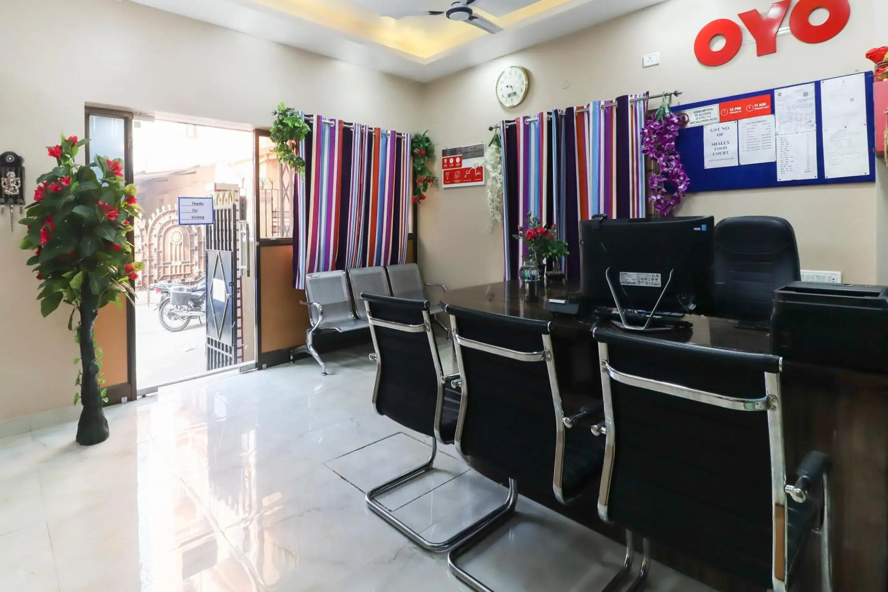 Lobby or reception in Capital O The Tulip Lobby or reception in Capital O The Tulip