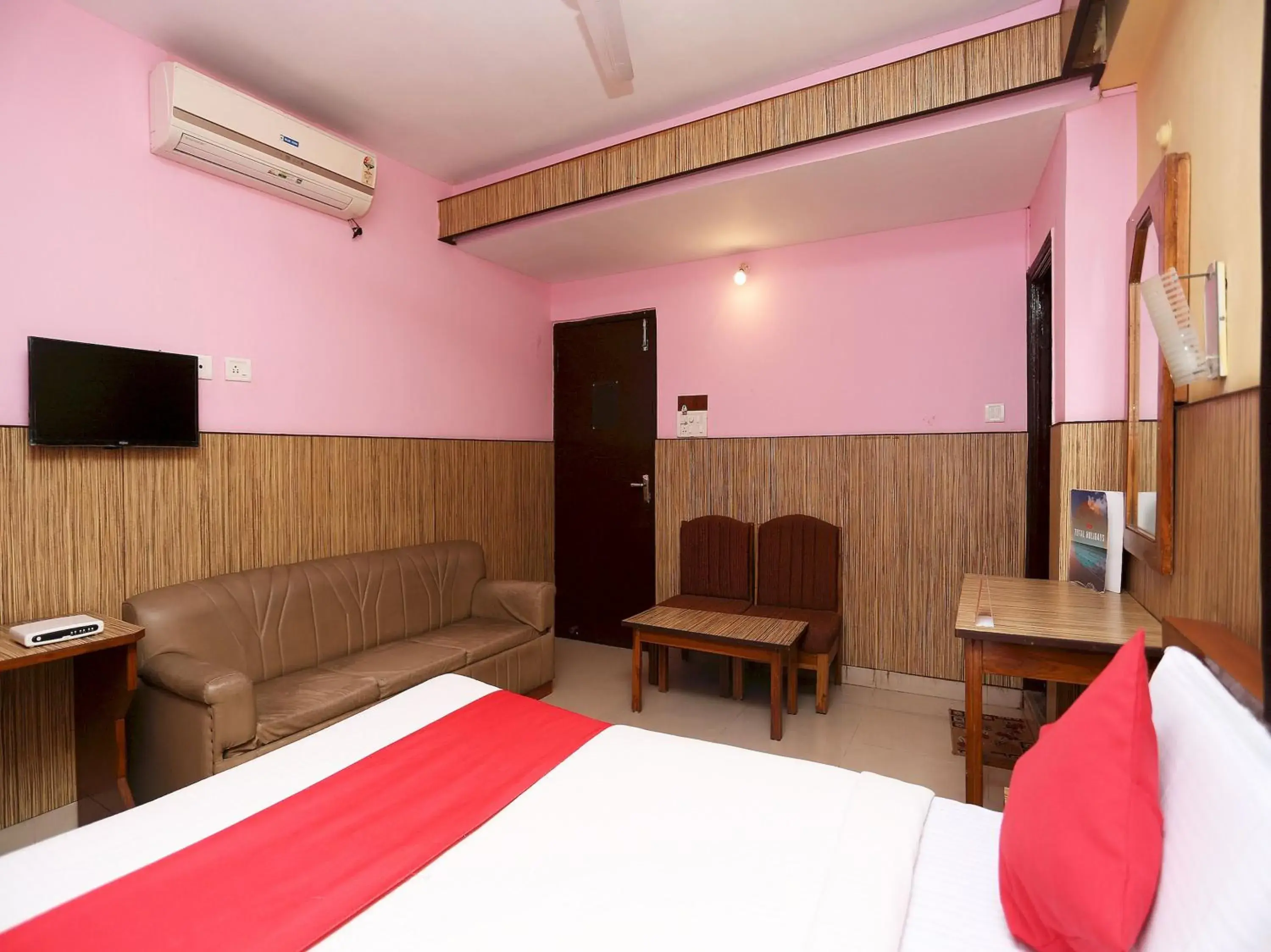 Bedroom, Bed in Super Hotel O Centre Point Bedroom, Bed in Super Hotel O Centre Point