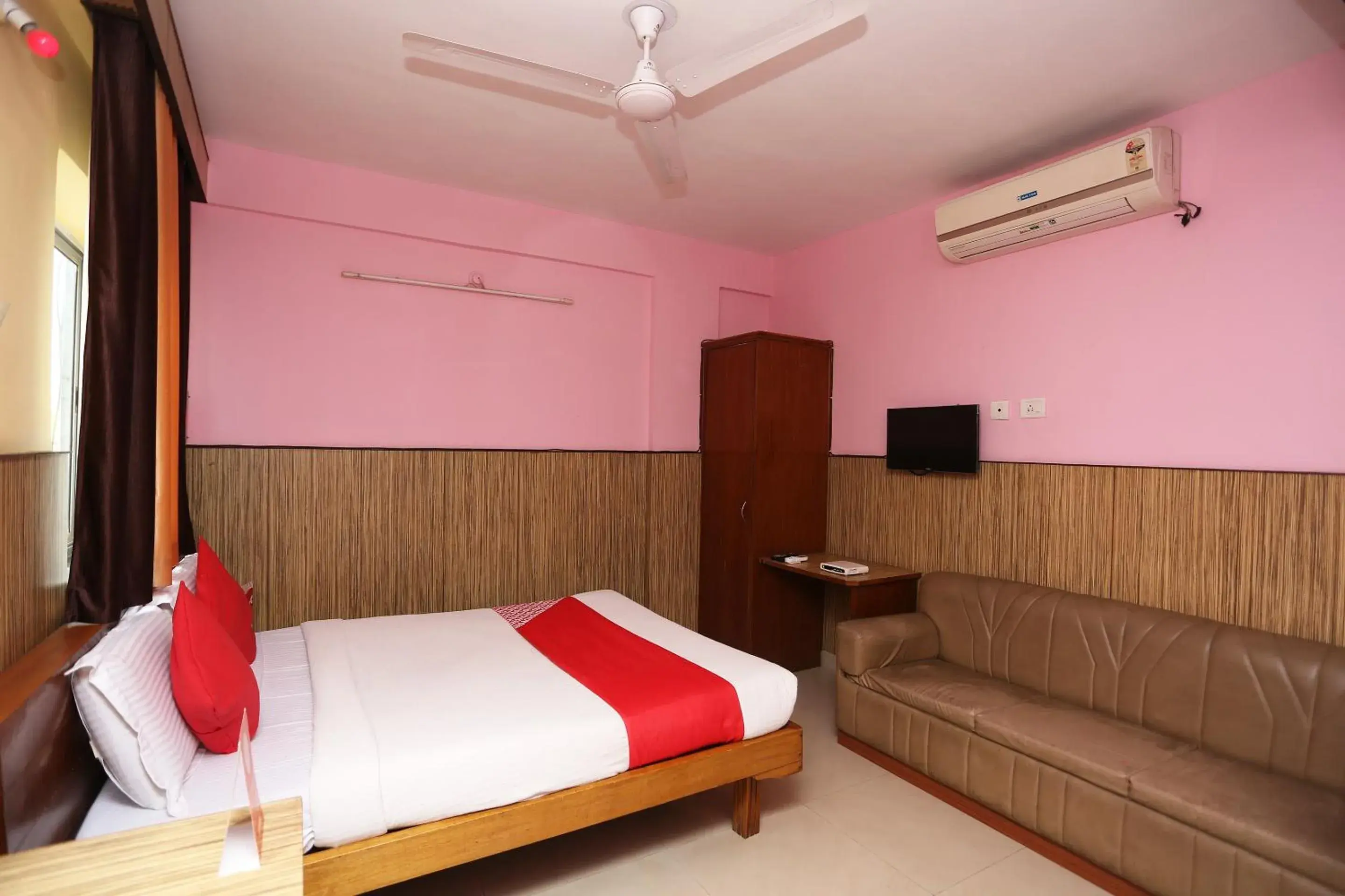 Bedroom, Bed in Super Hotel O Centre Point Bedroom, Bed in Super Hotel O Centre Point