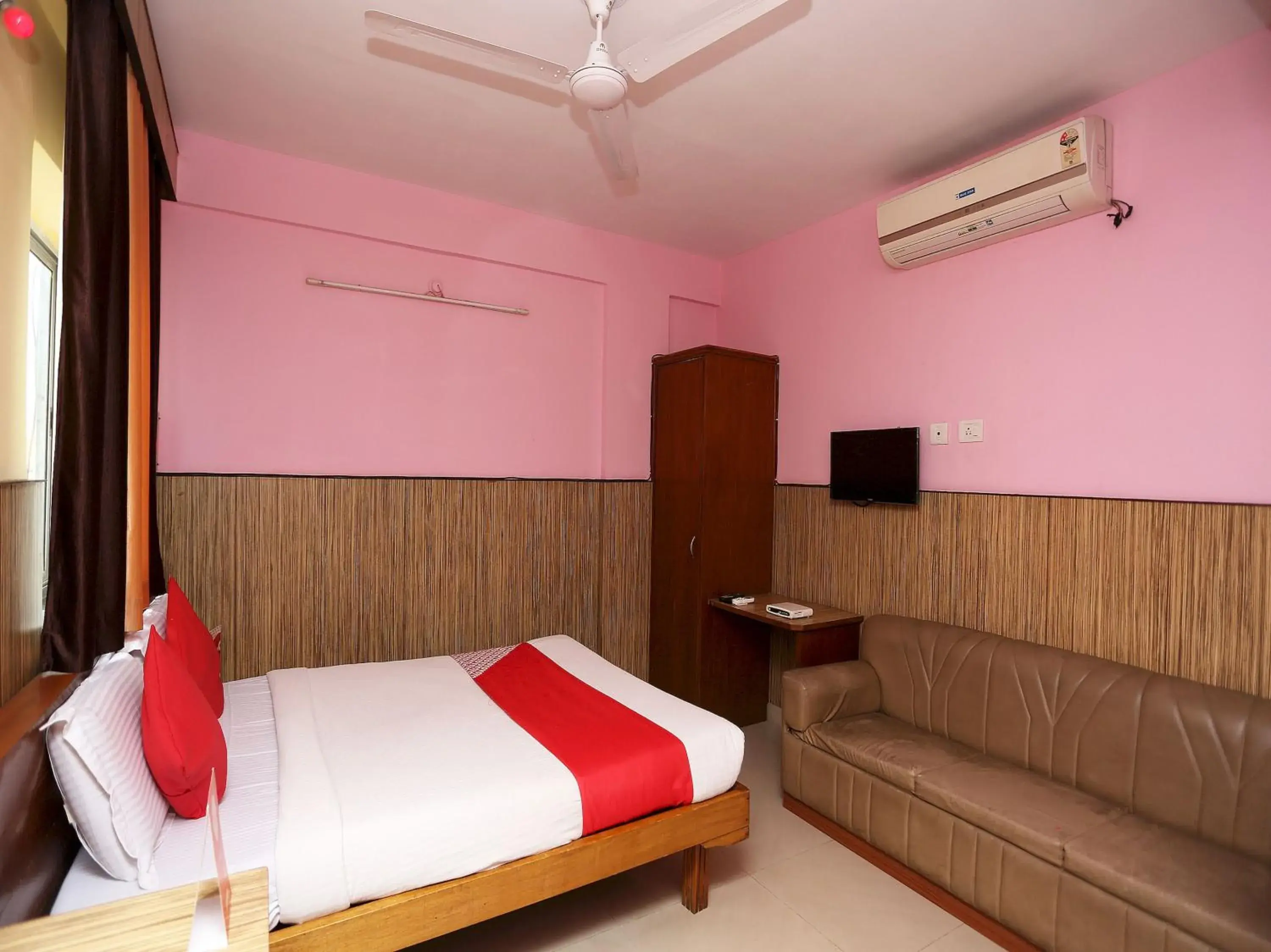 Bedroom, Bed in Super Hotel O Centre Point Bedroom, Bed in Super Hotel O Centre Point