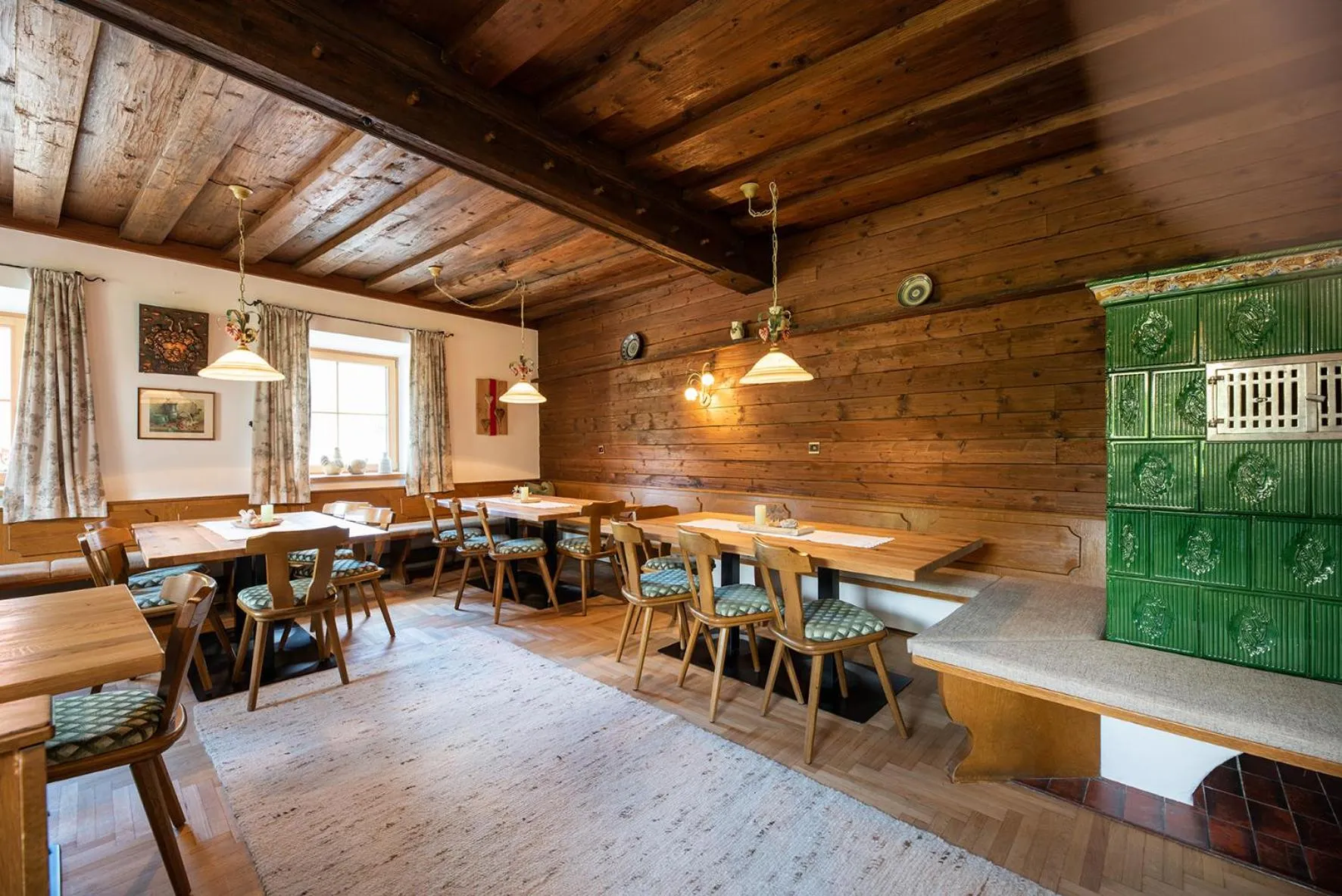 Restaurant/places to eat in Erlebnisgut & Reiterhof Oberhabach