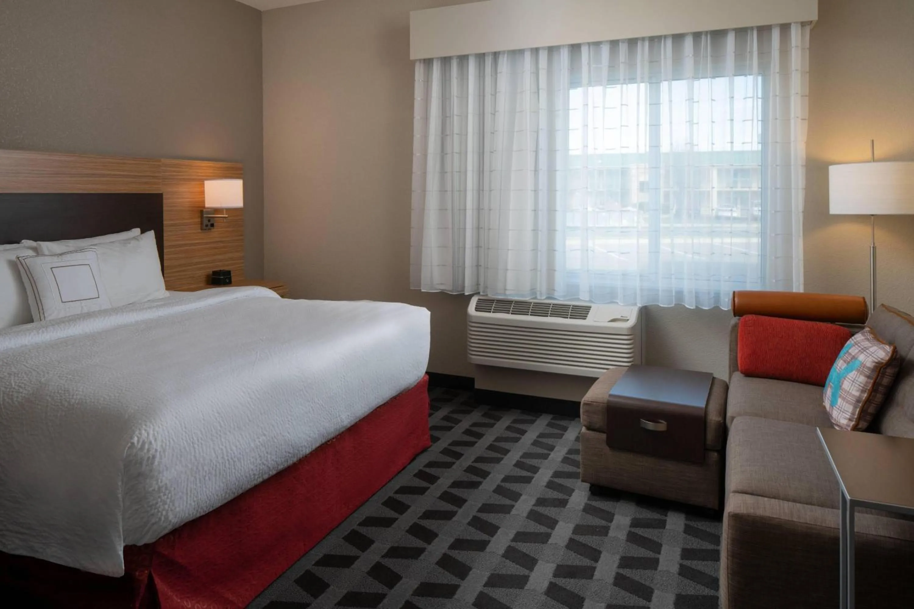 Photo of the whole room, Bed in TownePlace by Marriott Suites Clarksville